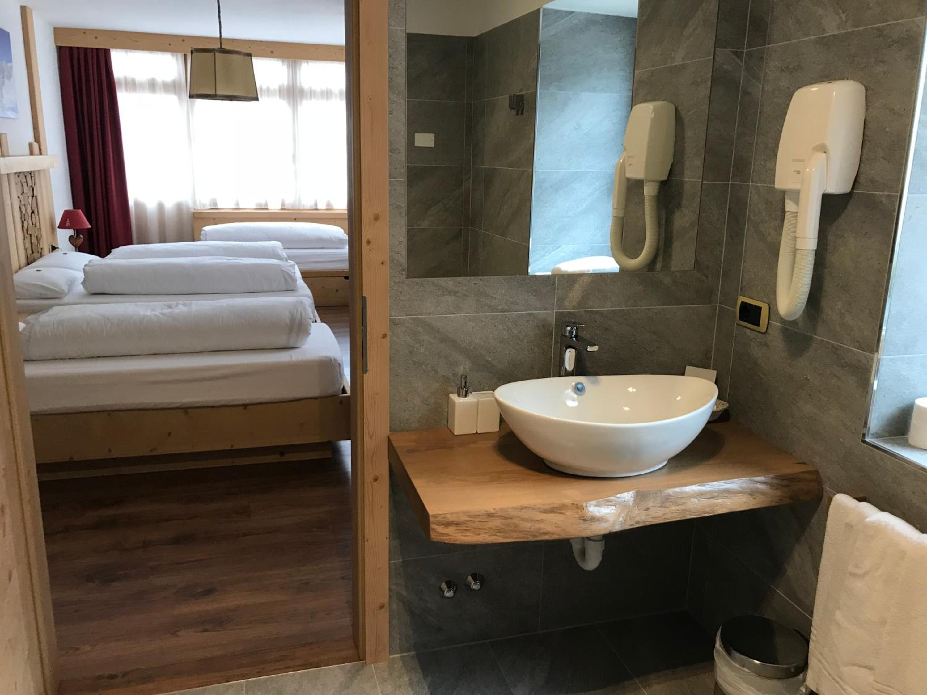 Superior Triple Room photo 2