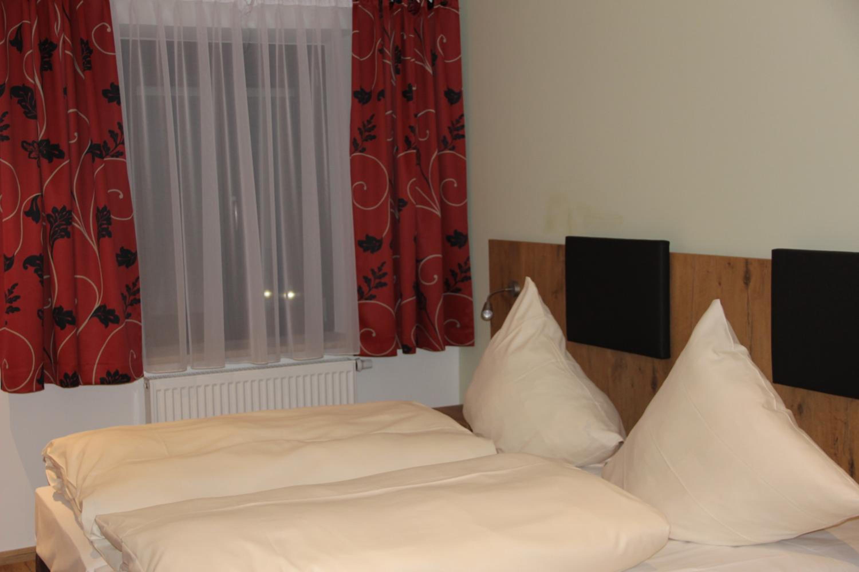 Economy Double Room photo 1