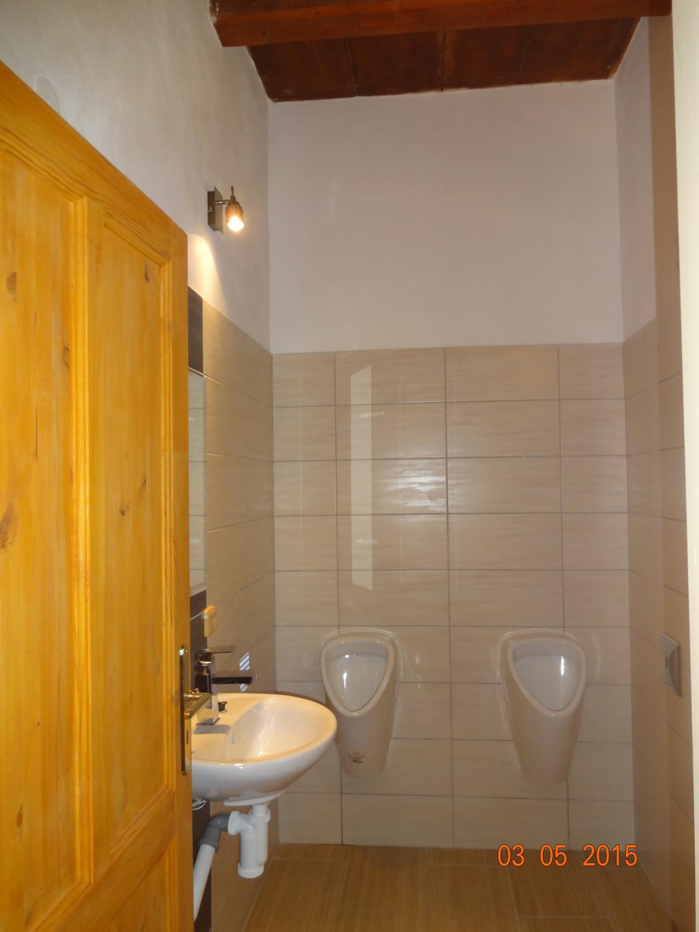Six-Bedroom House photo 2