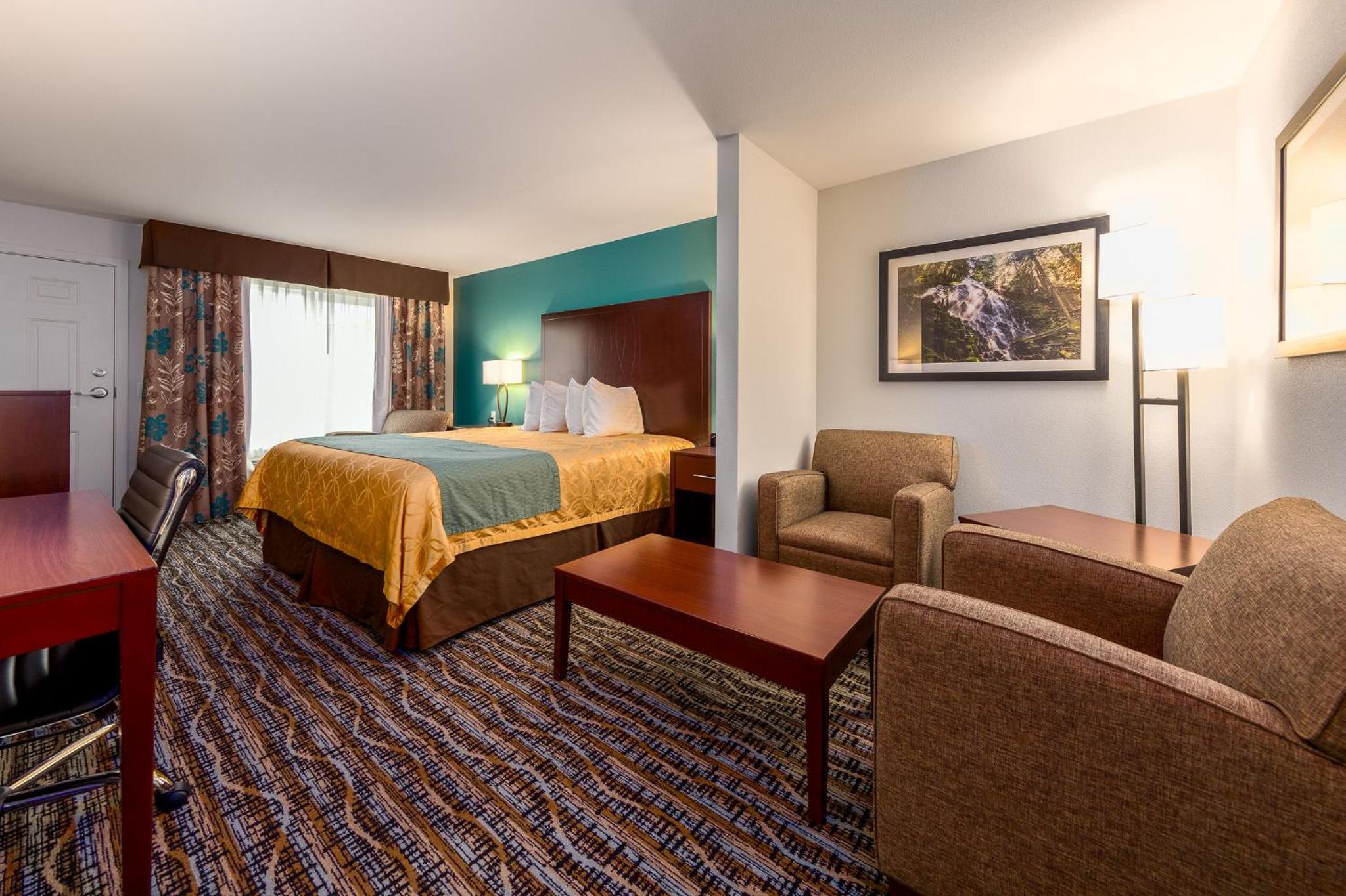 King Suite - Not Pet Friendly - Photo 1