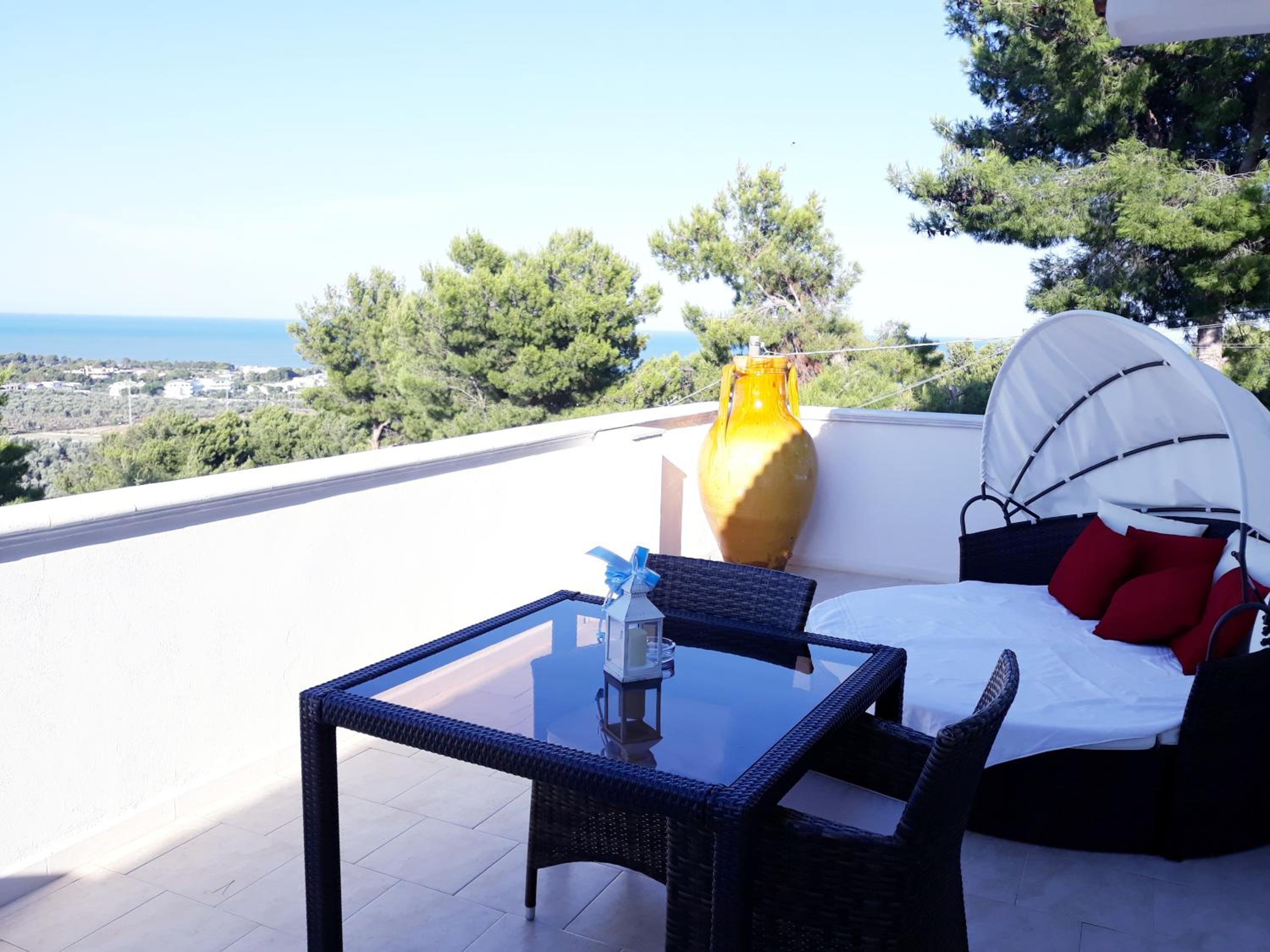 One-Bedroom Apartment with Terrace sea view photo 3