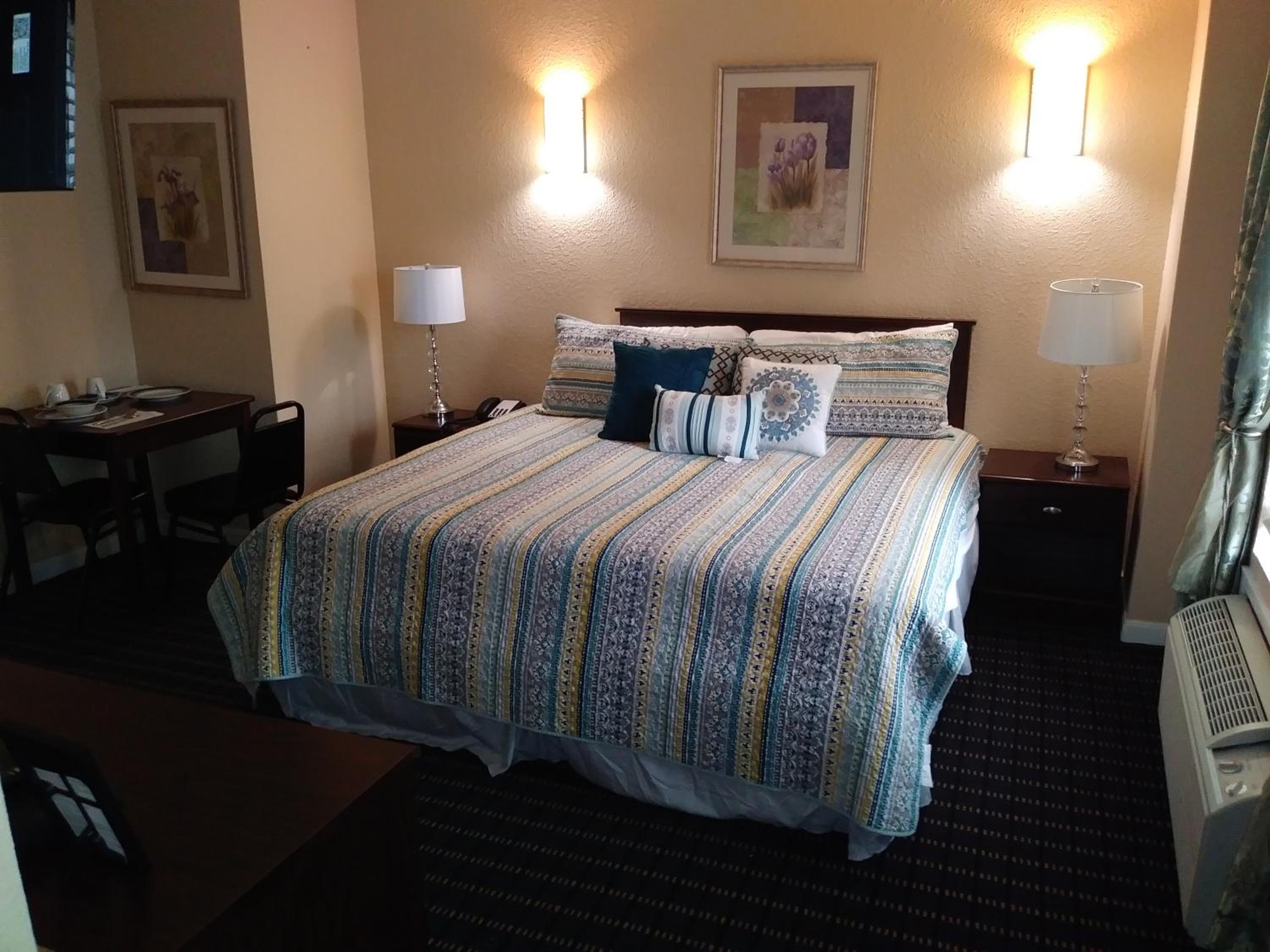 Executive Suite - Photo 7