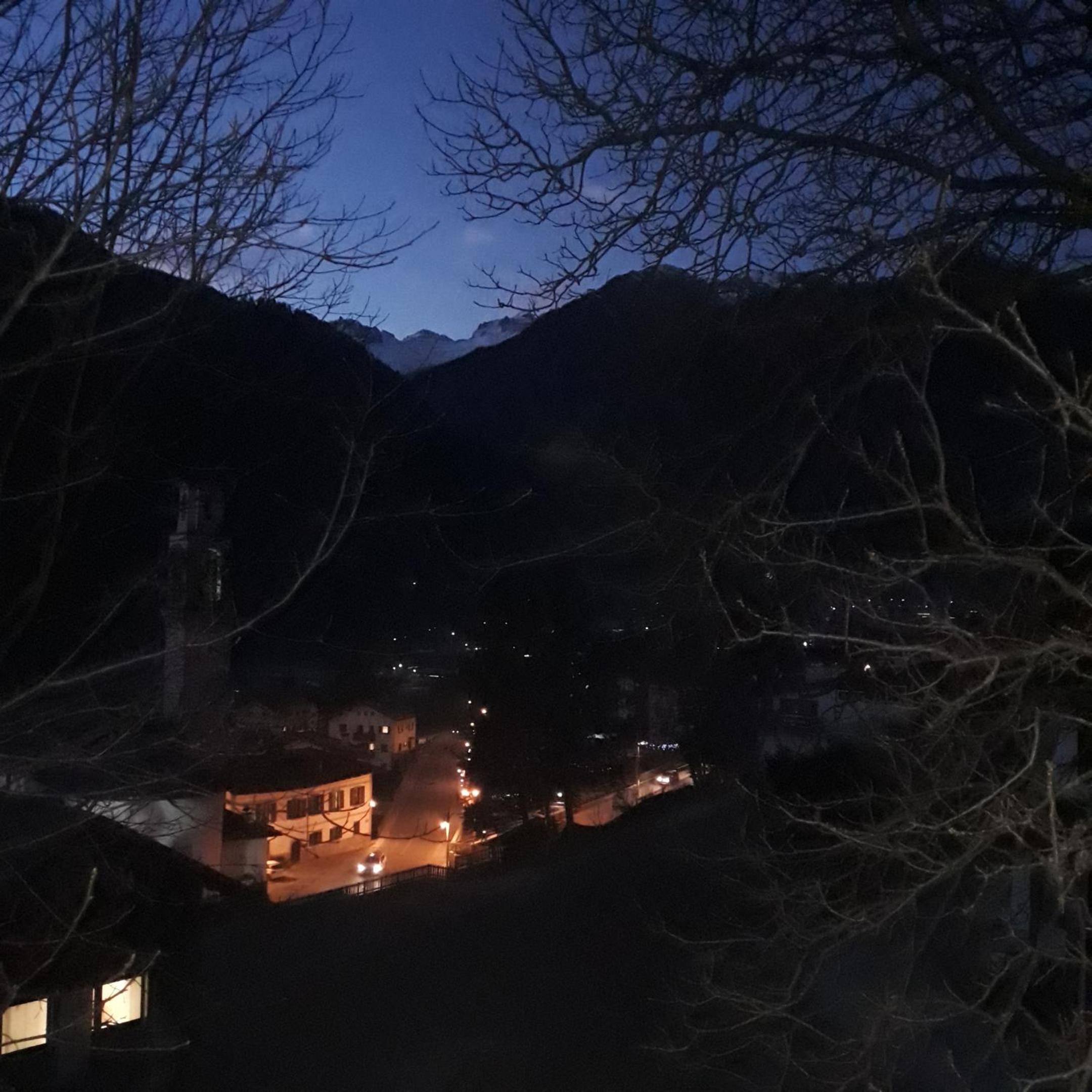Apartment with Mountain View photo 2