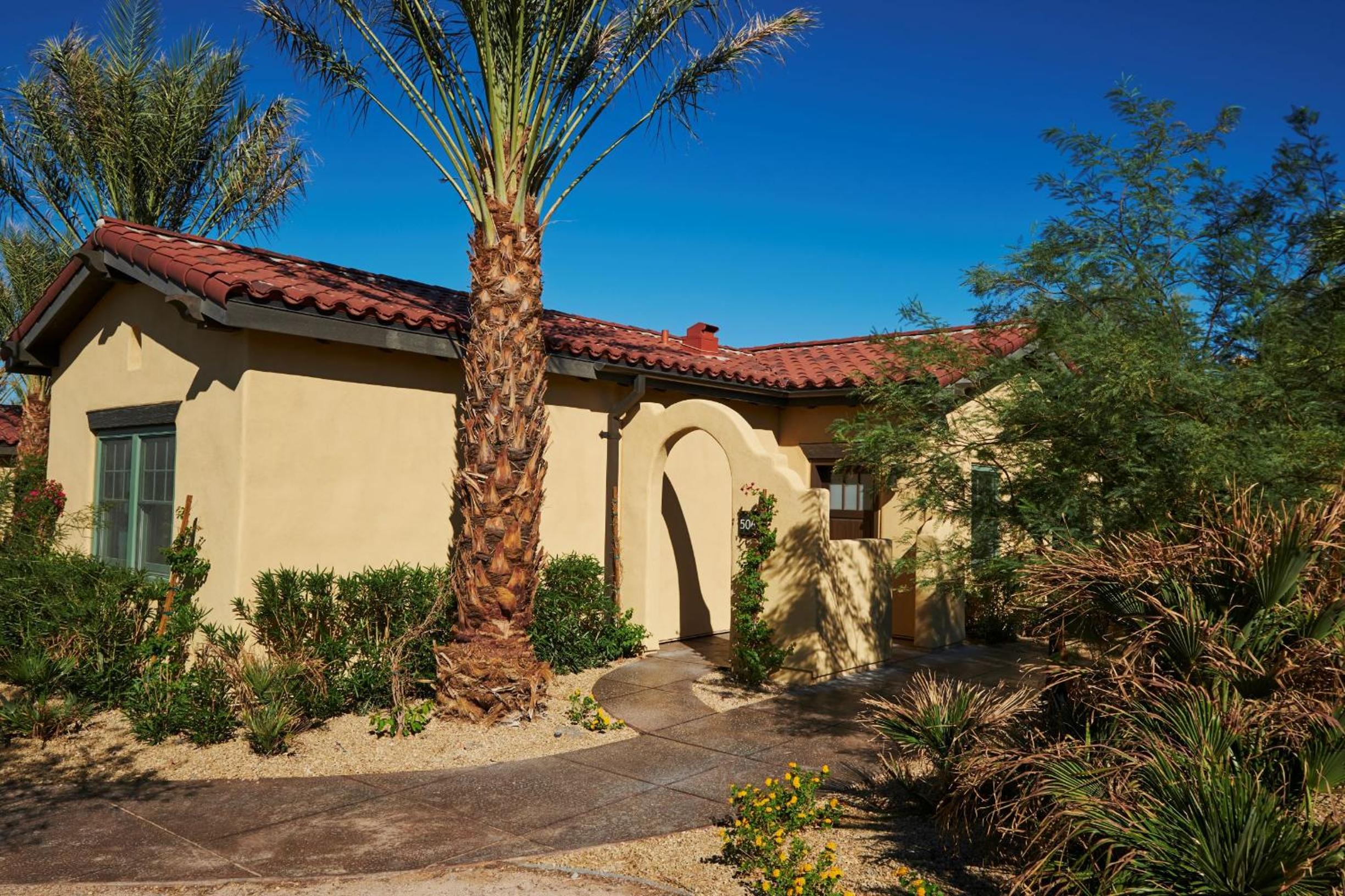 Casita With Two Queen Beds - Pool View