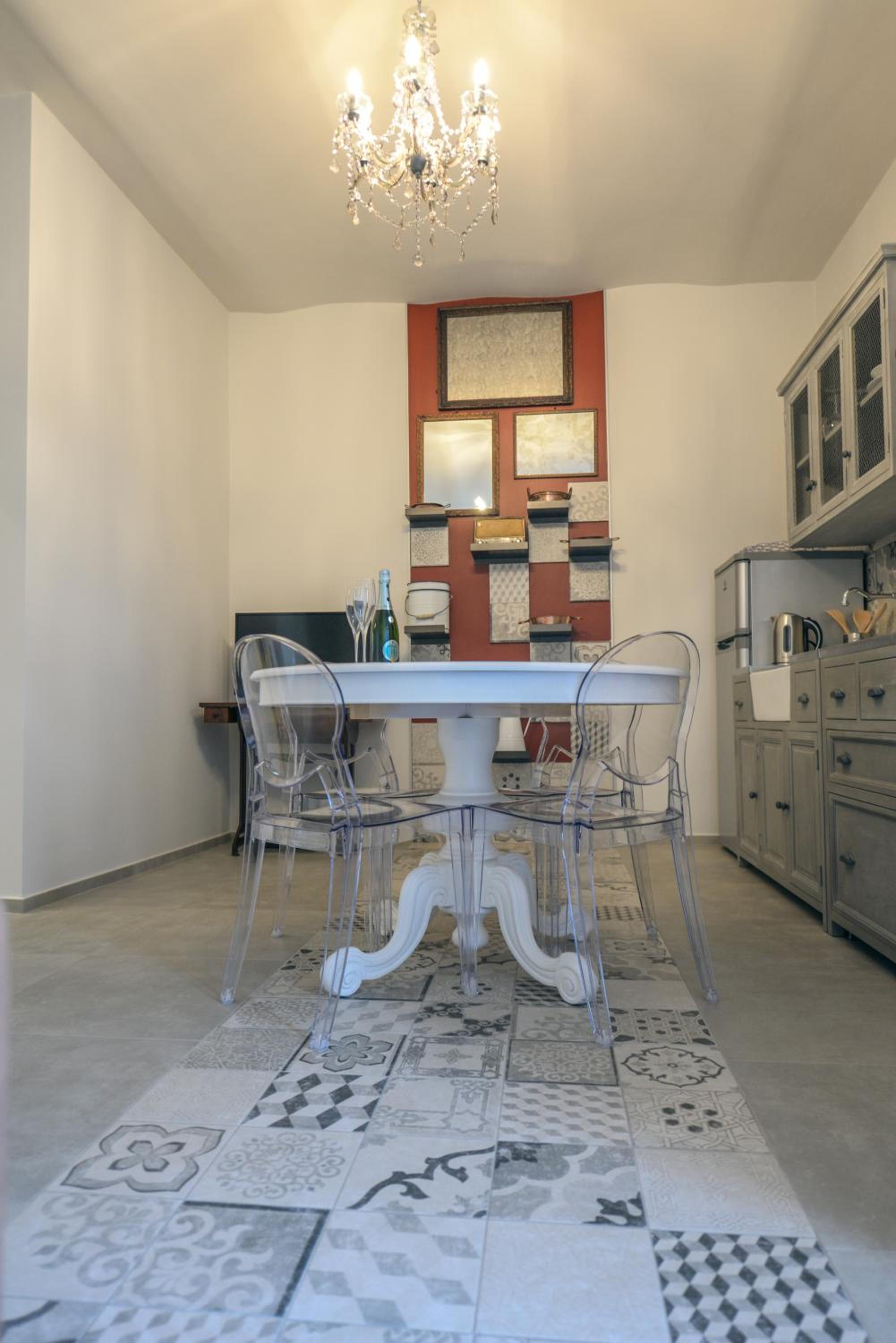 One-Bedroom House - Photo 16