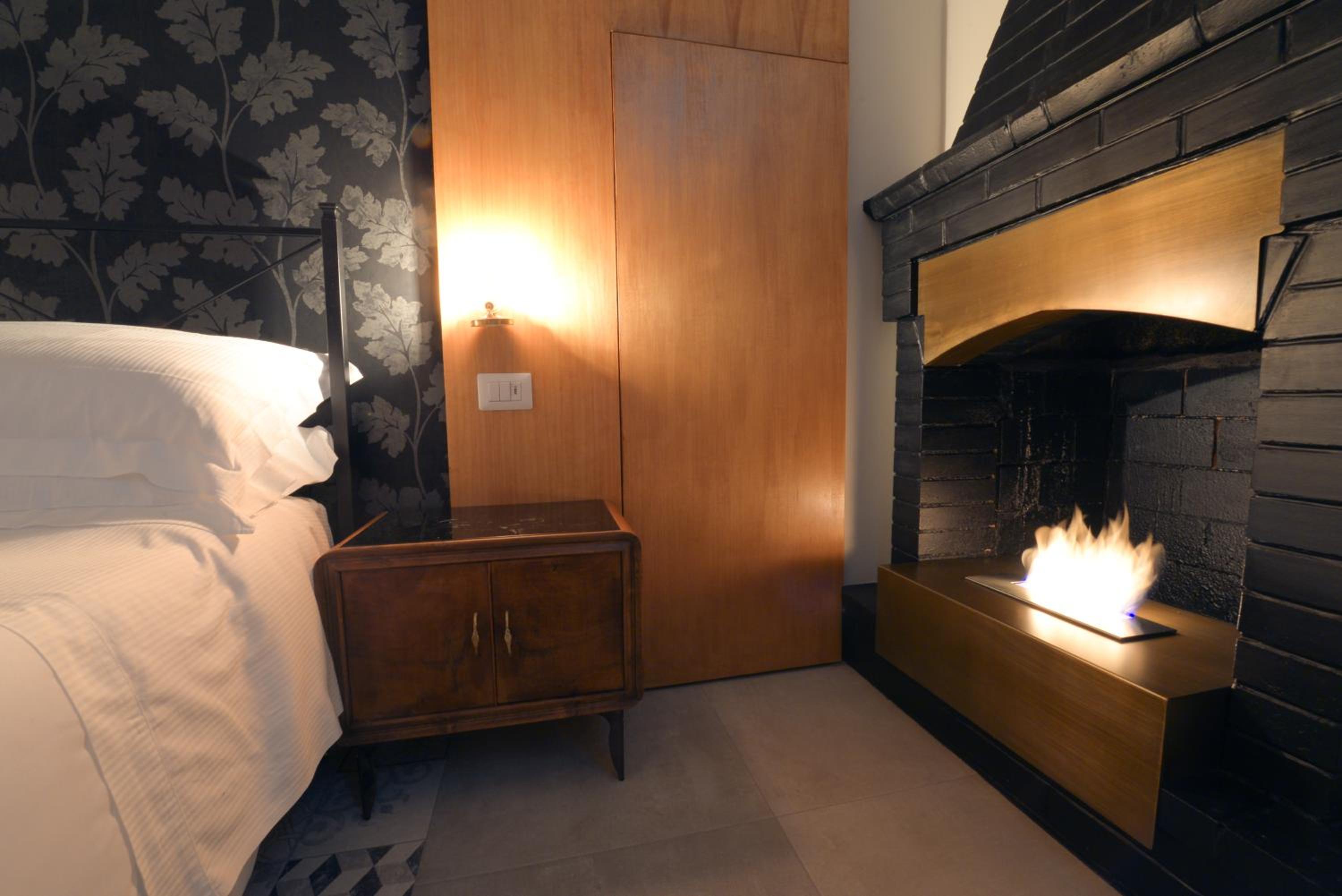 One-Bedroom House - Photo 28