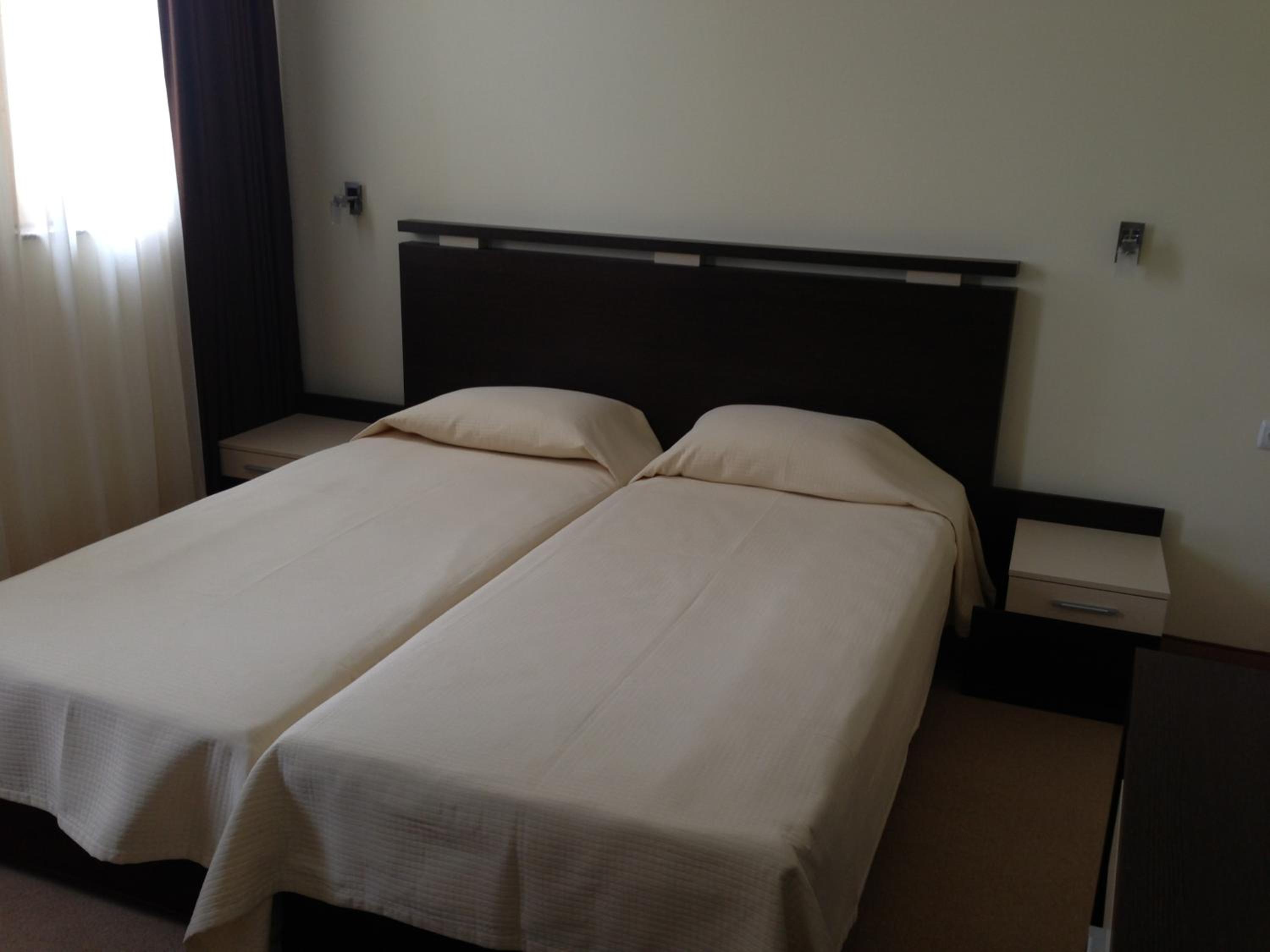 Economy Double or Twin Room - No Balcony photo 3