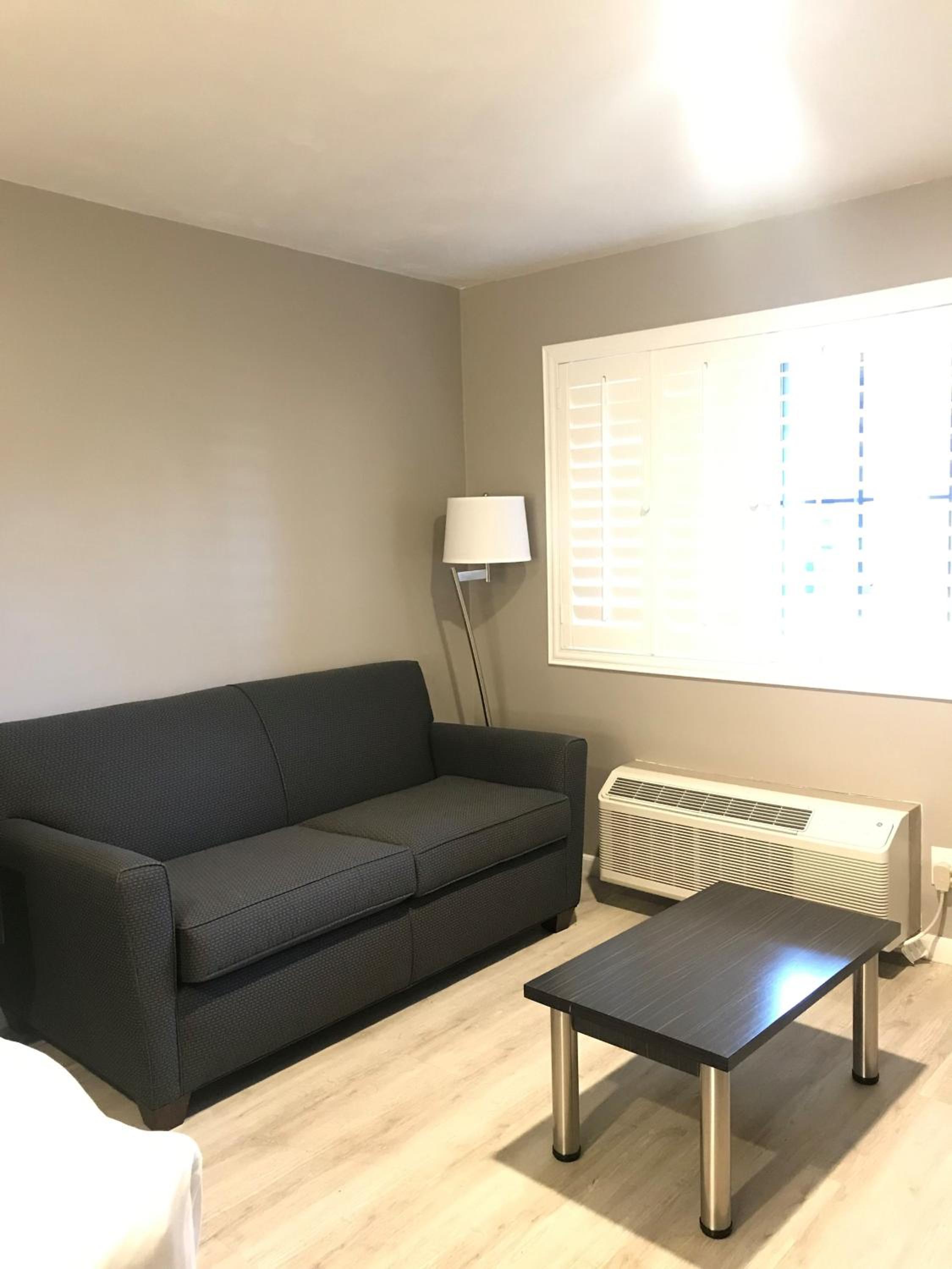 King Room with Sofa Bed - Communication Assistance/Disability Access - Photo 3