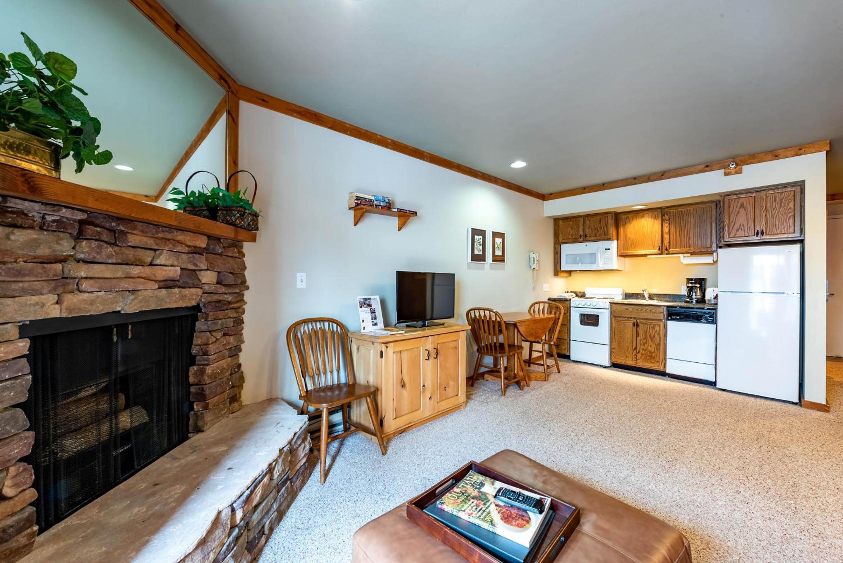 Studio Suite - Photo 9