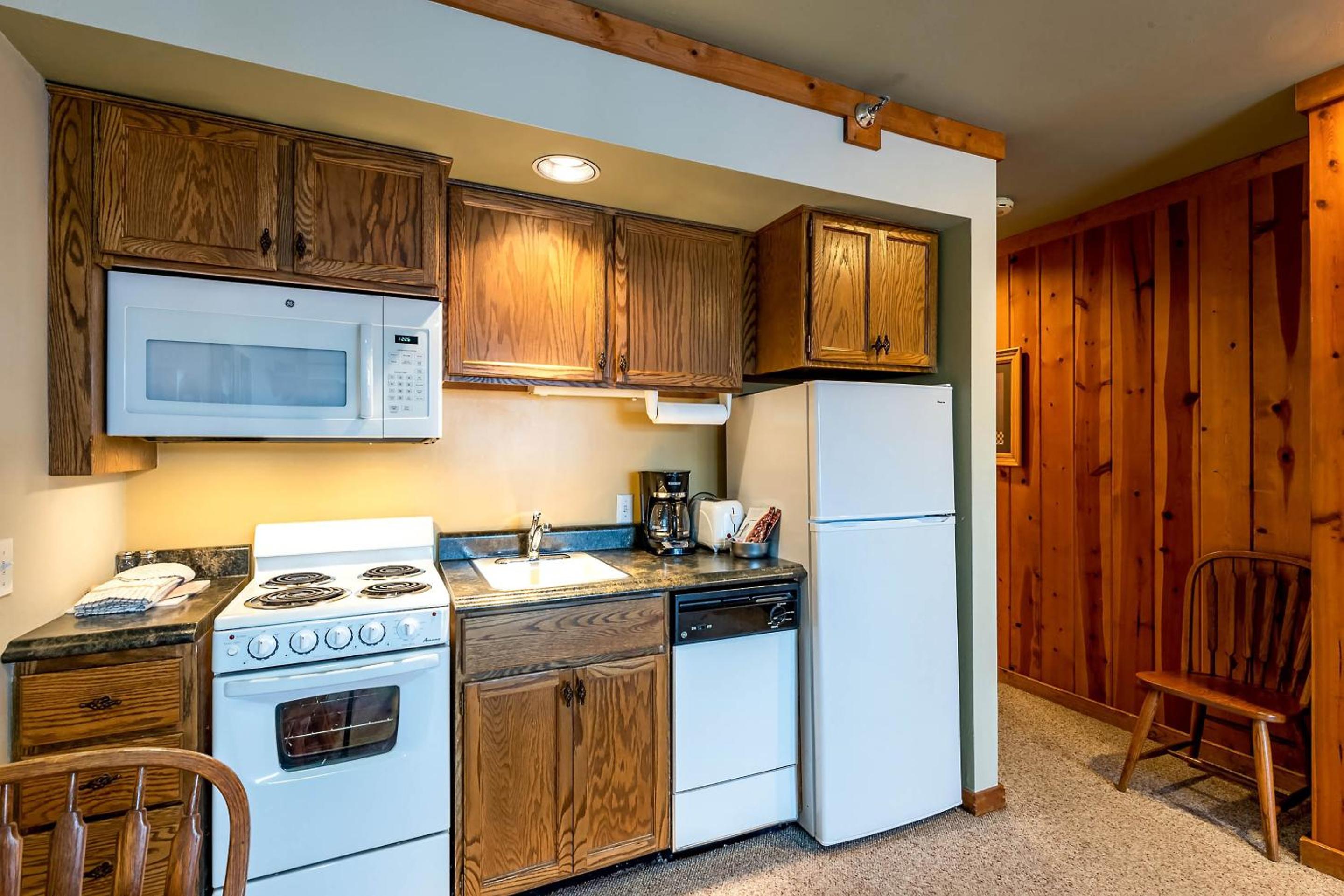 Studio Suite - Photo 3