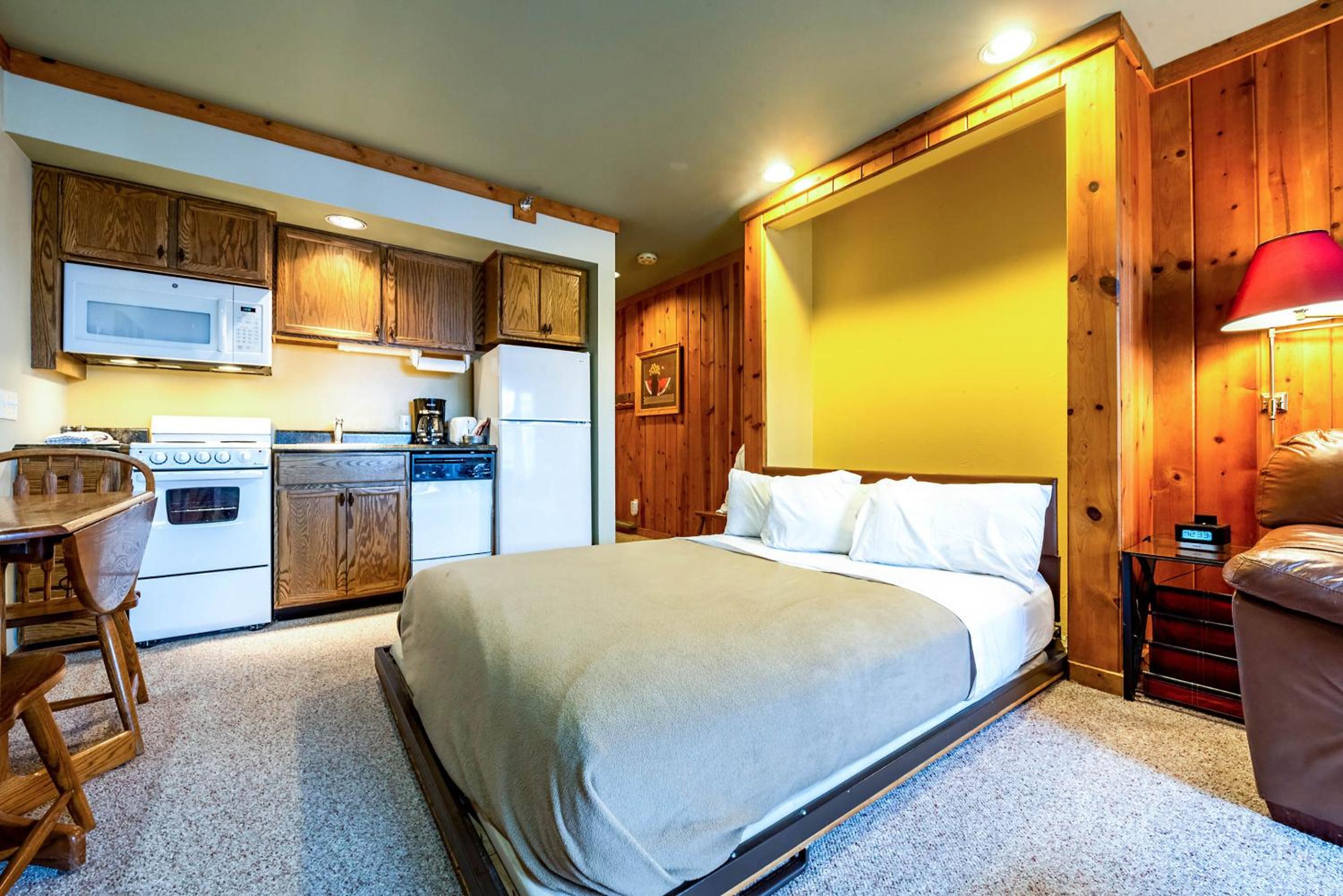 Studio Suite - Photo 2