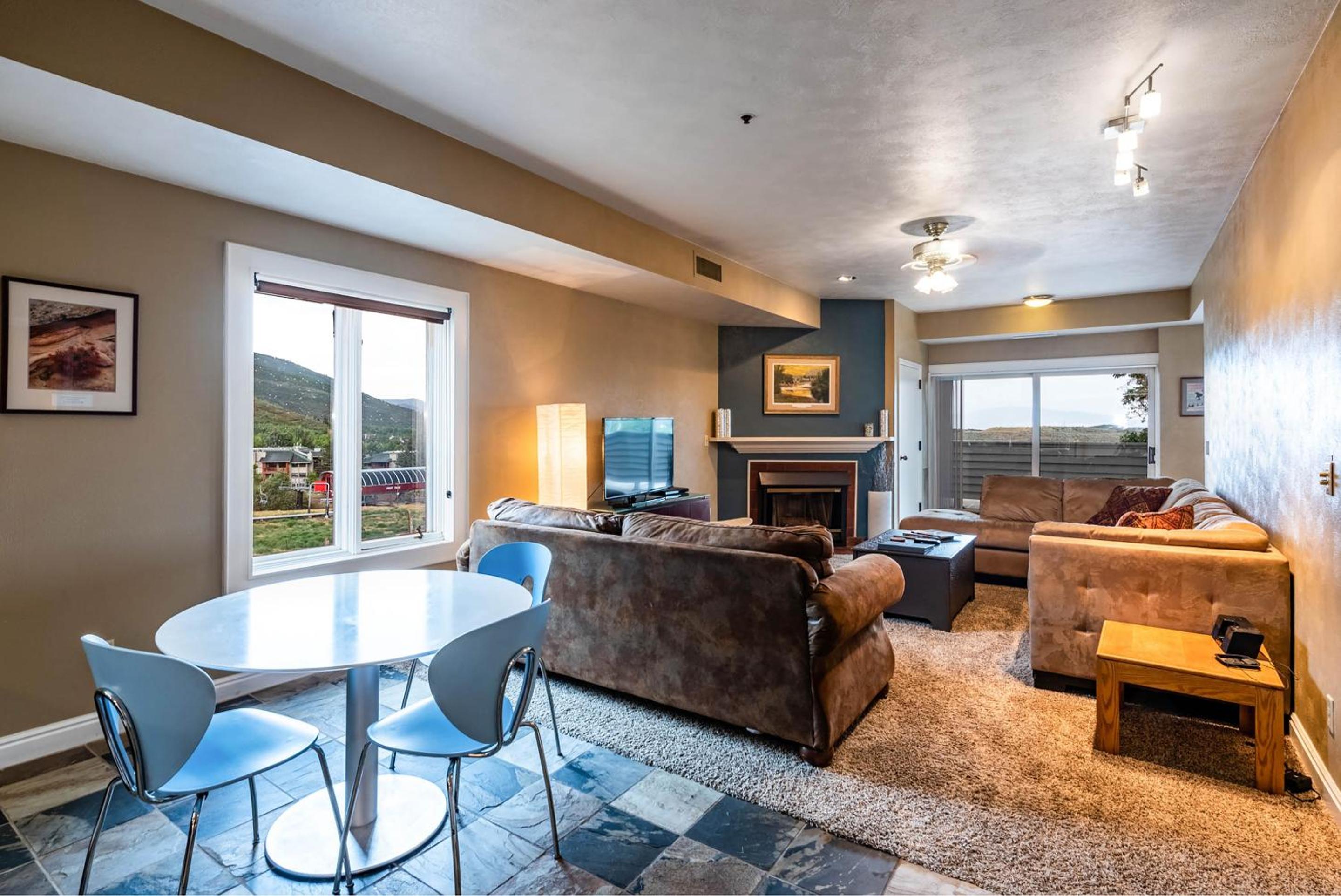 1 Bedroom Condominium  - Photo 6