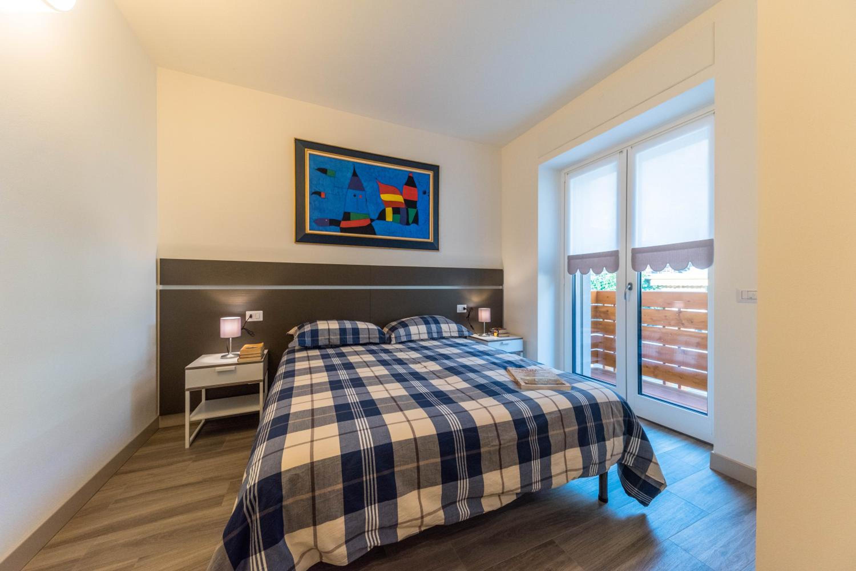 Junior Suite with Balcony - Photo 2