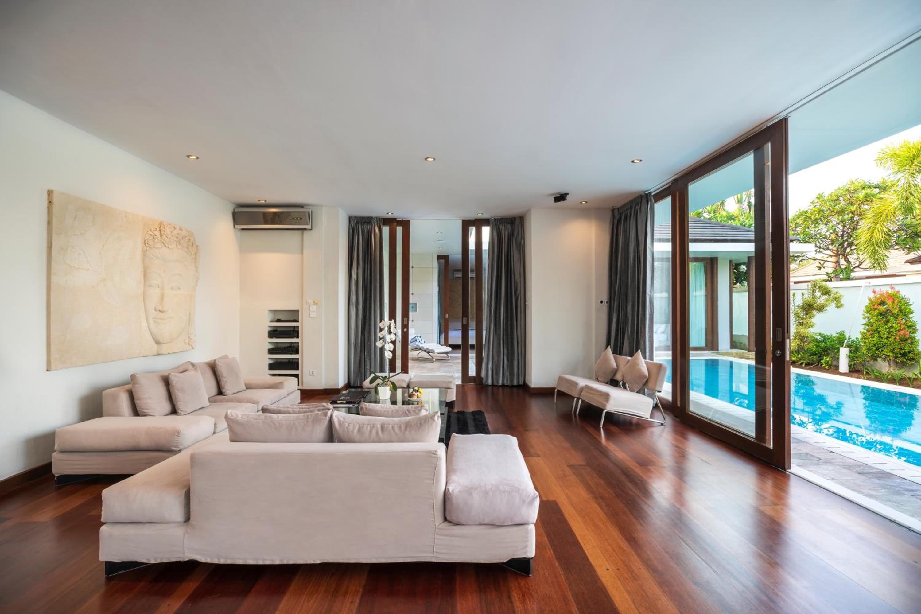 Three-Bedroom Villa with Private Pool photo 3