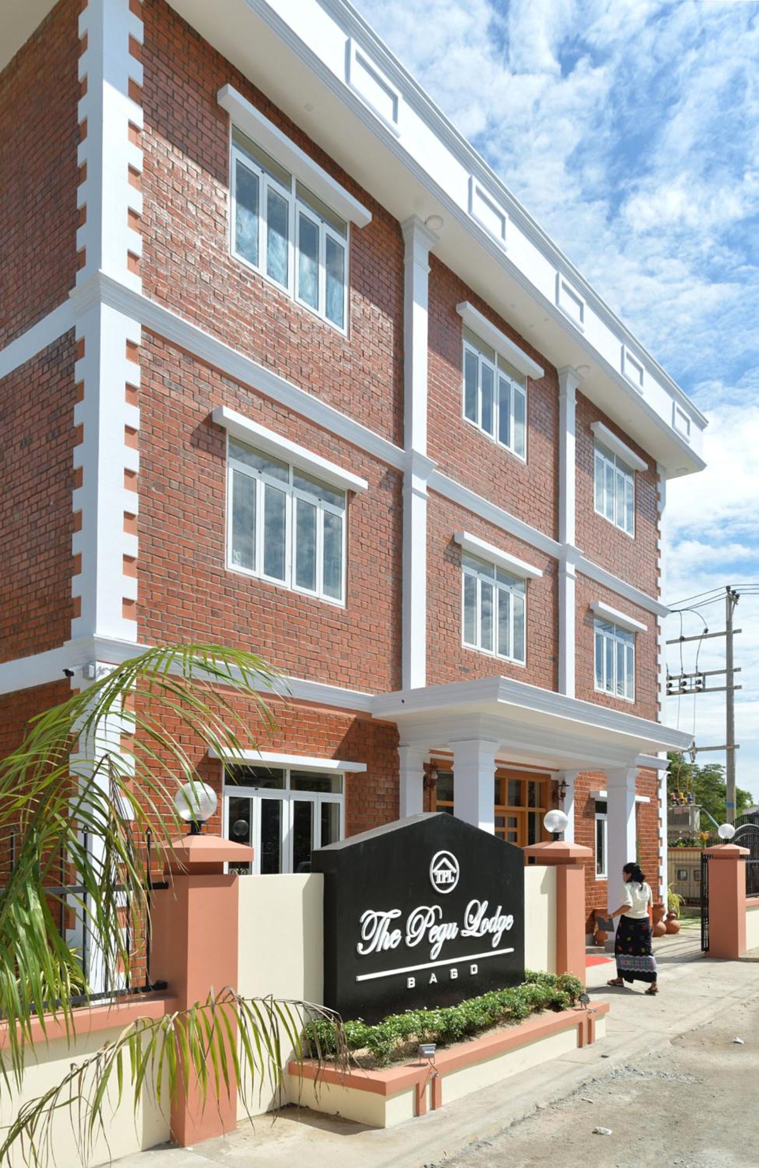 Deluxe Double or Twin Room with Balcony photo 2