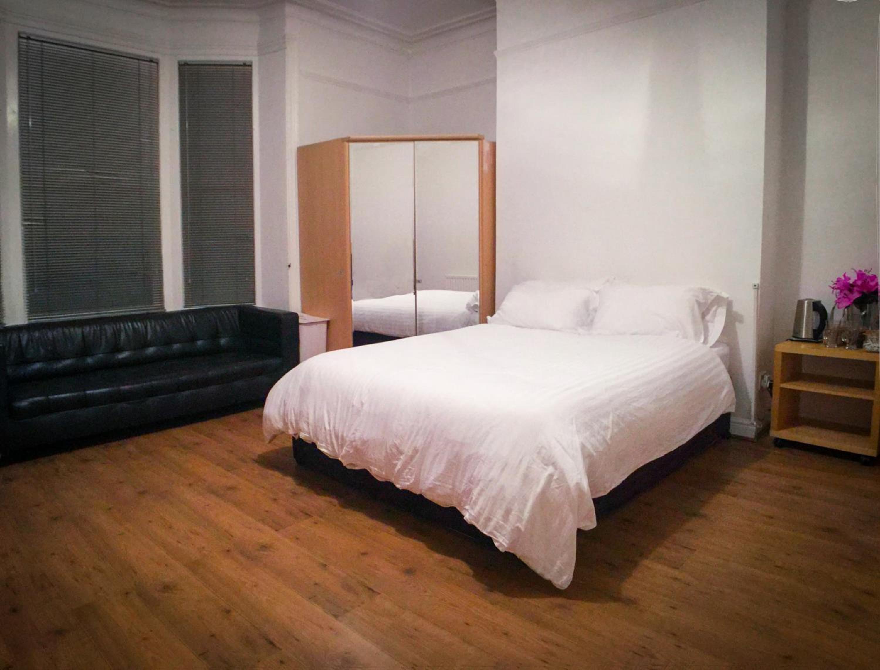 Twin Room with Shared Bathroom