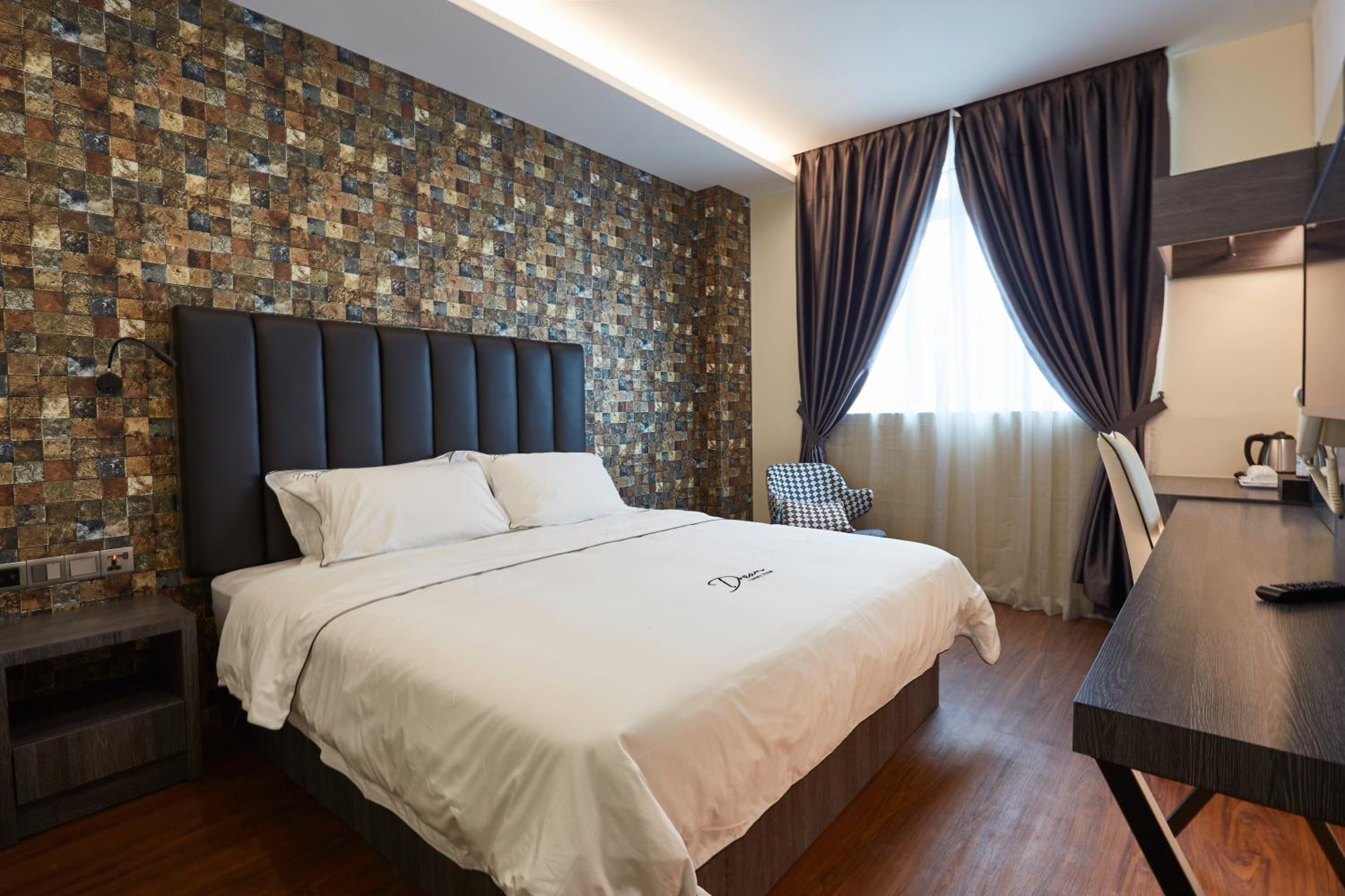 Standard King Room - Photo 2