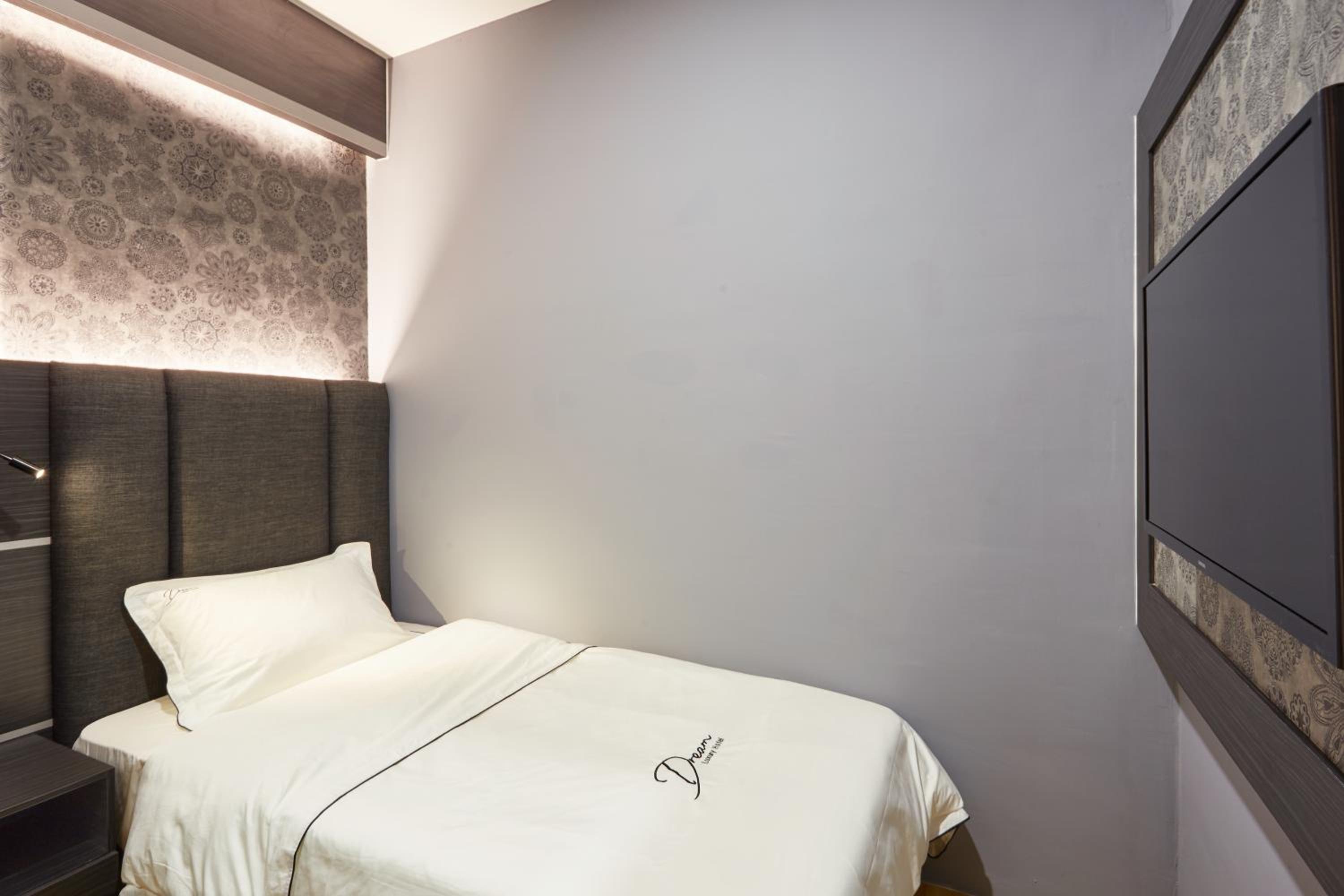 Single Room - Photo 1