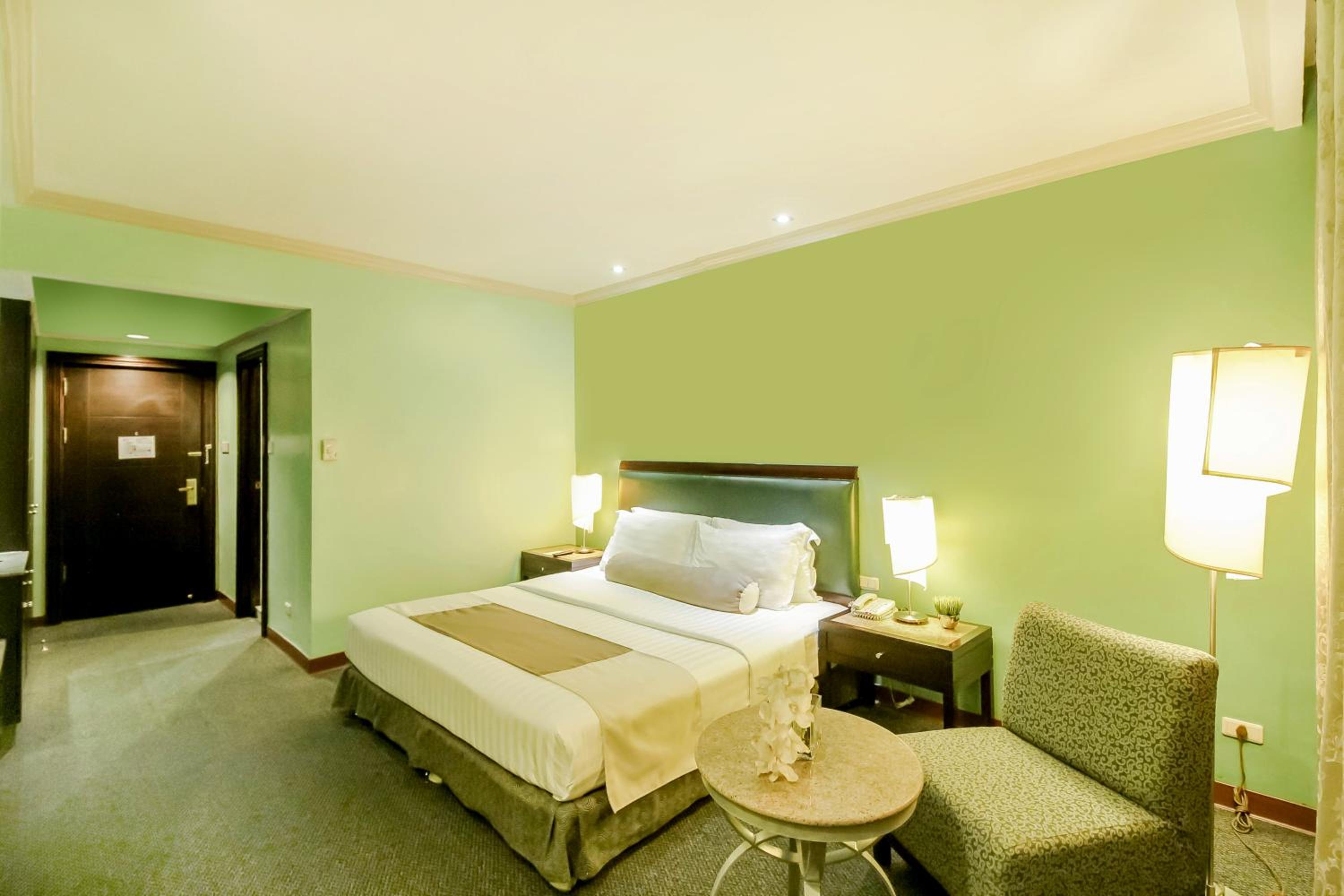 Deluxe Double or Twin Room - Photo 5