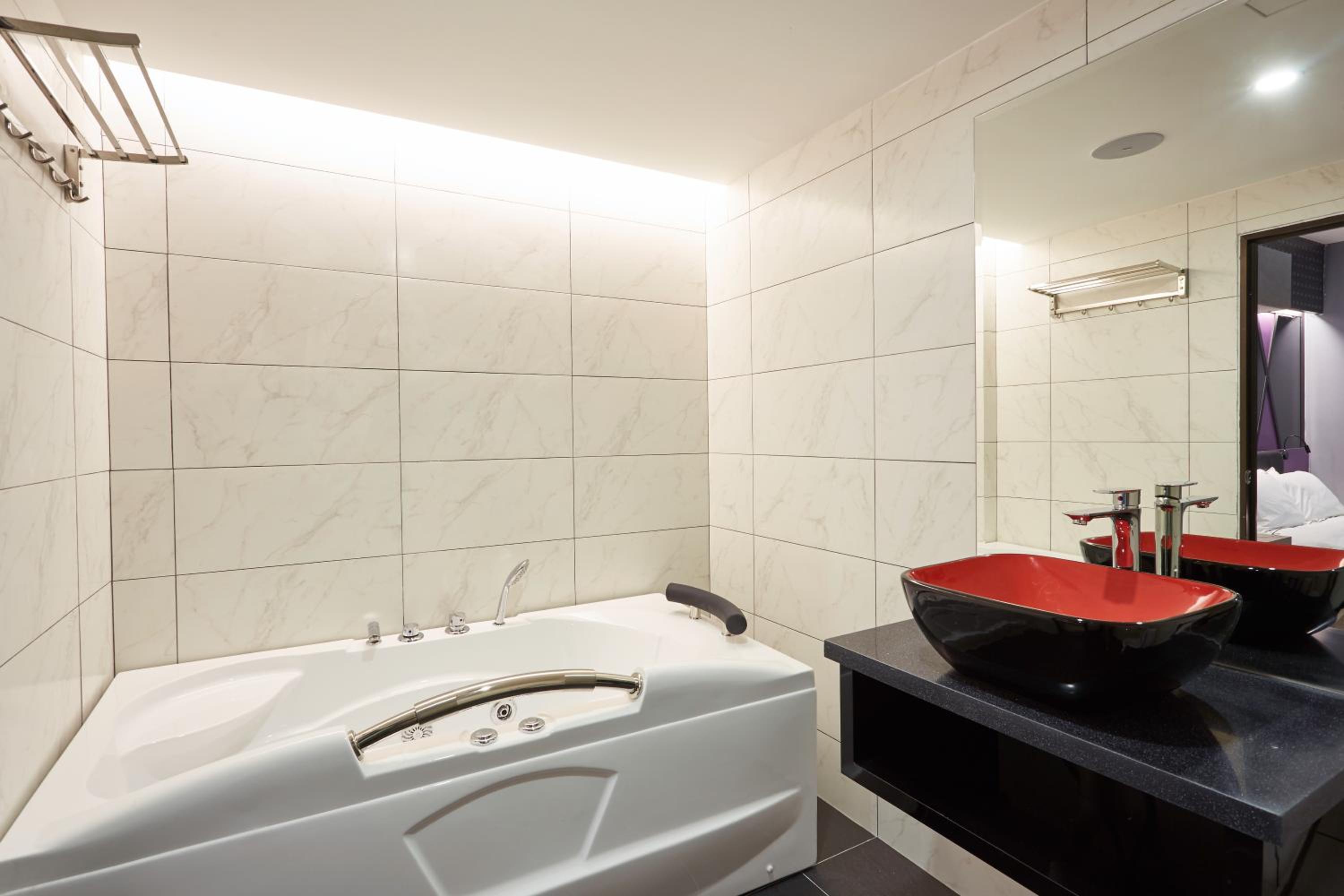 King Room with Spa Bath