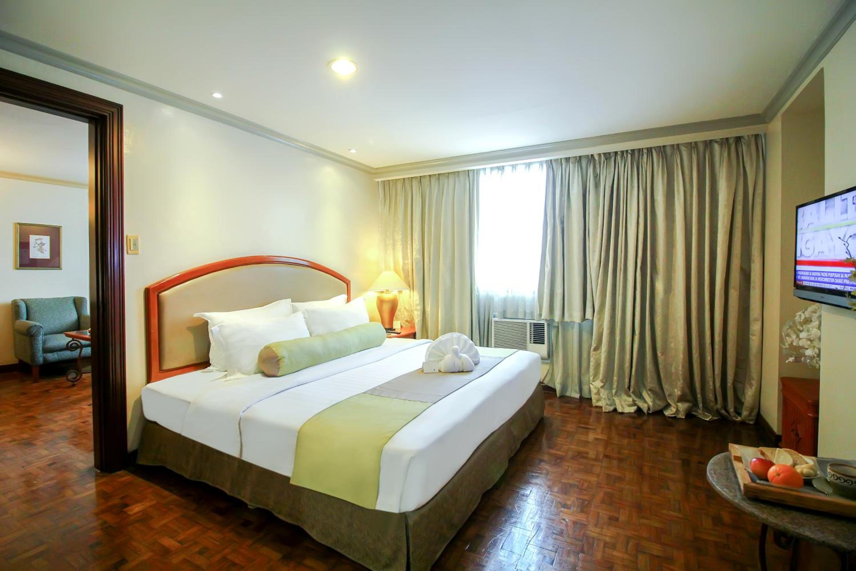 One Bedroom Suite - Photo 1