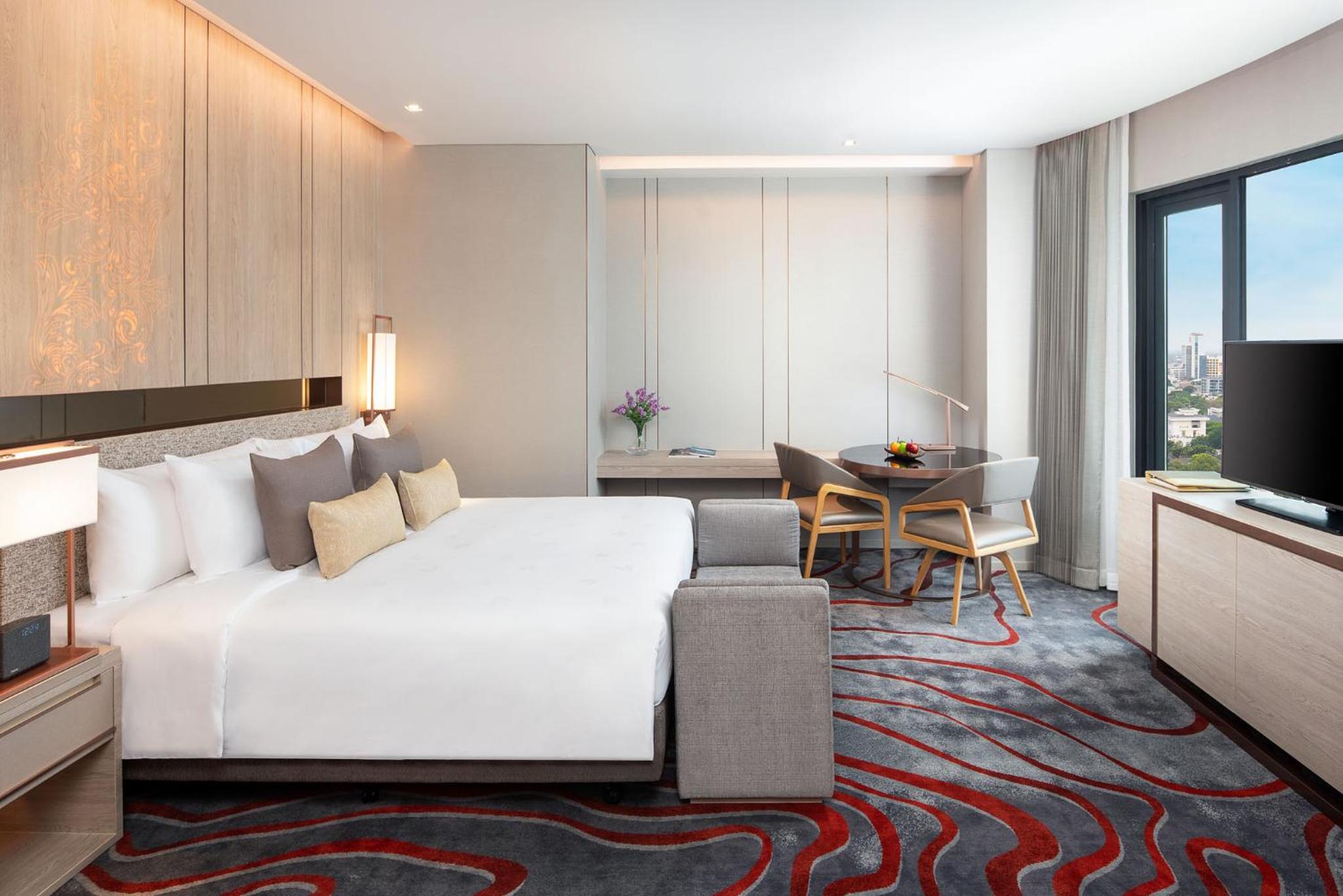 Premier King Room photo 3