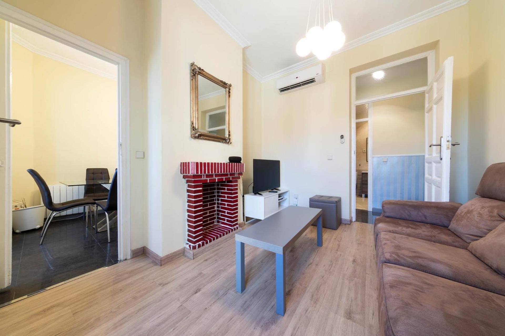 Apartment photo 2