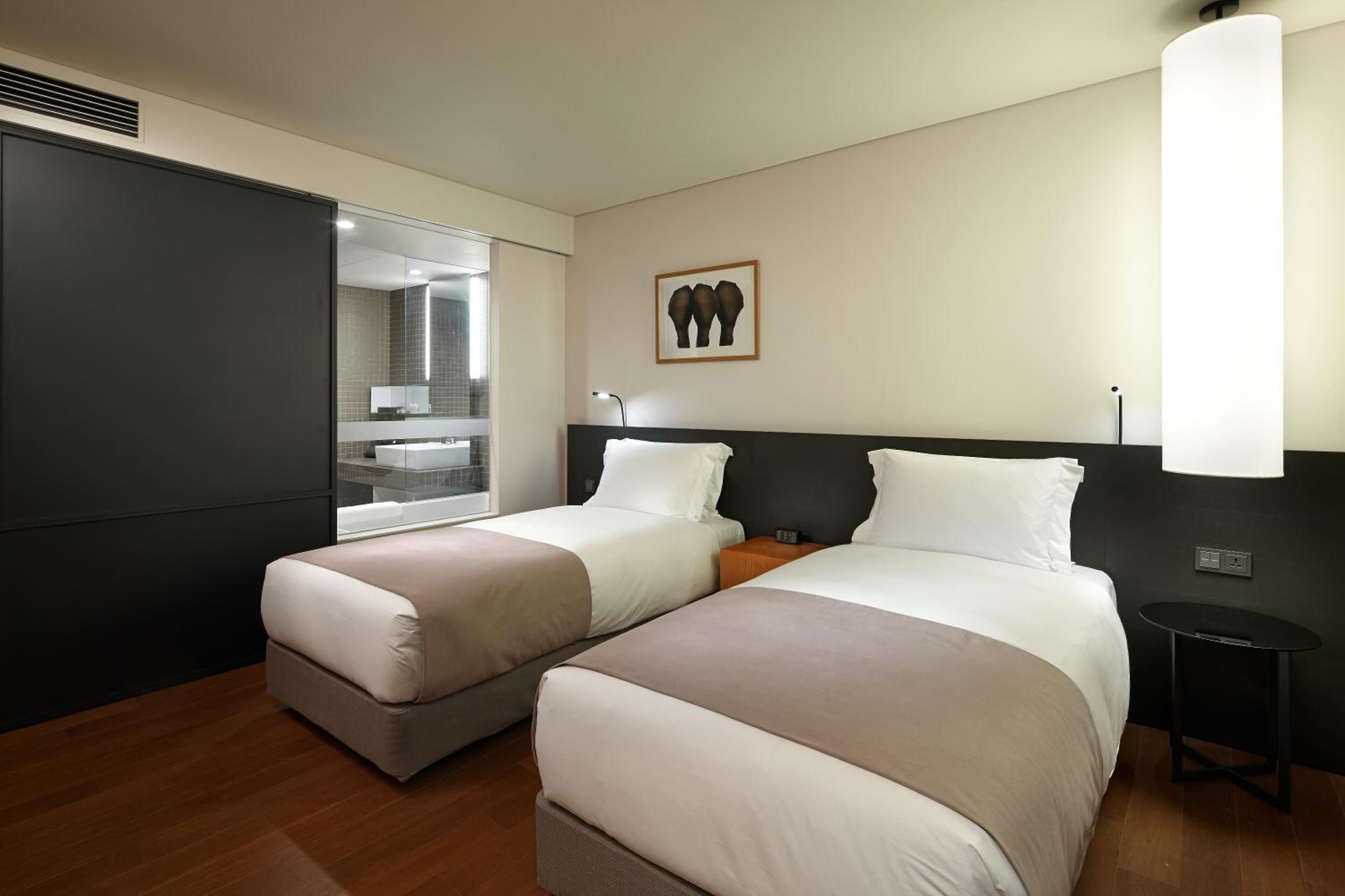 [Stay Over 7 nights & Get Breakfast for 2] Standard Twin Room photo 3