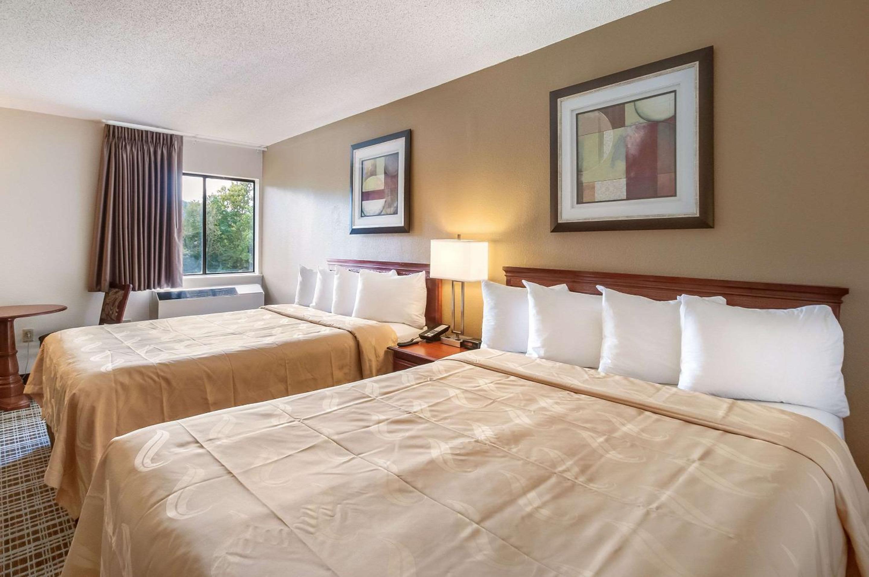 Standard Queen Room with Two Queen Beds photo 1