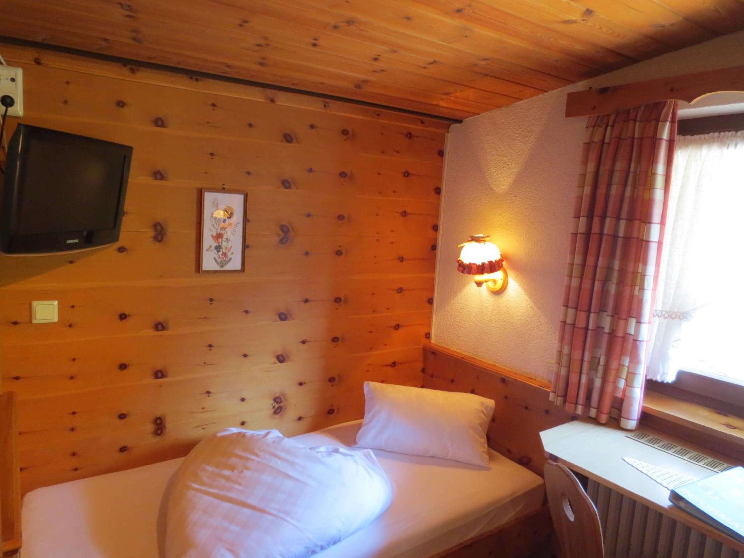 Economy Double or Twin Room - Photo 5