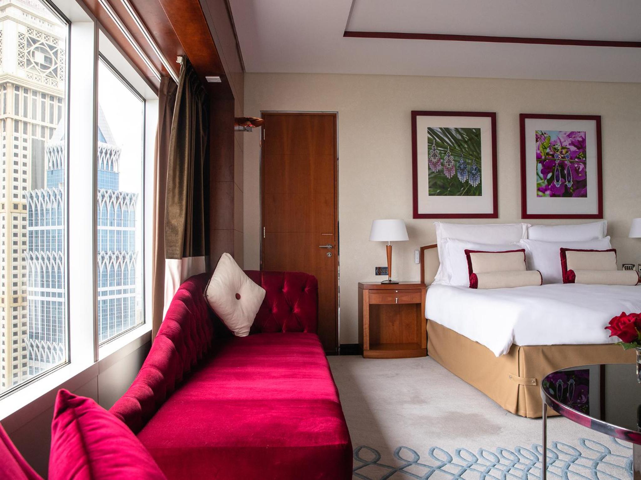 Ladies Deluxe Room thumbnail 6