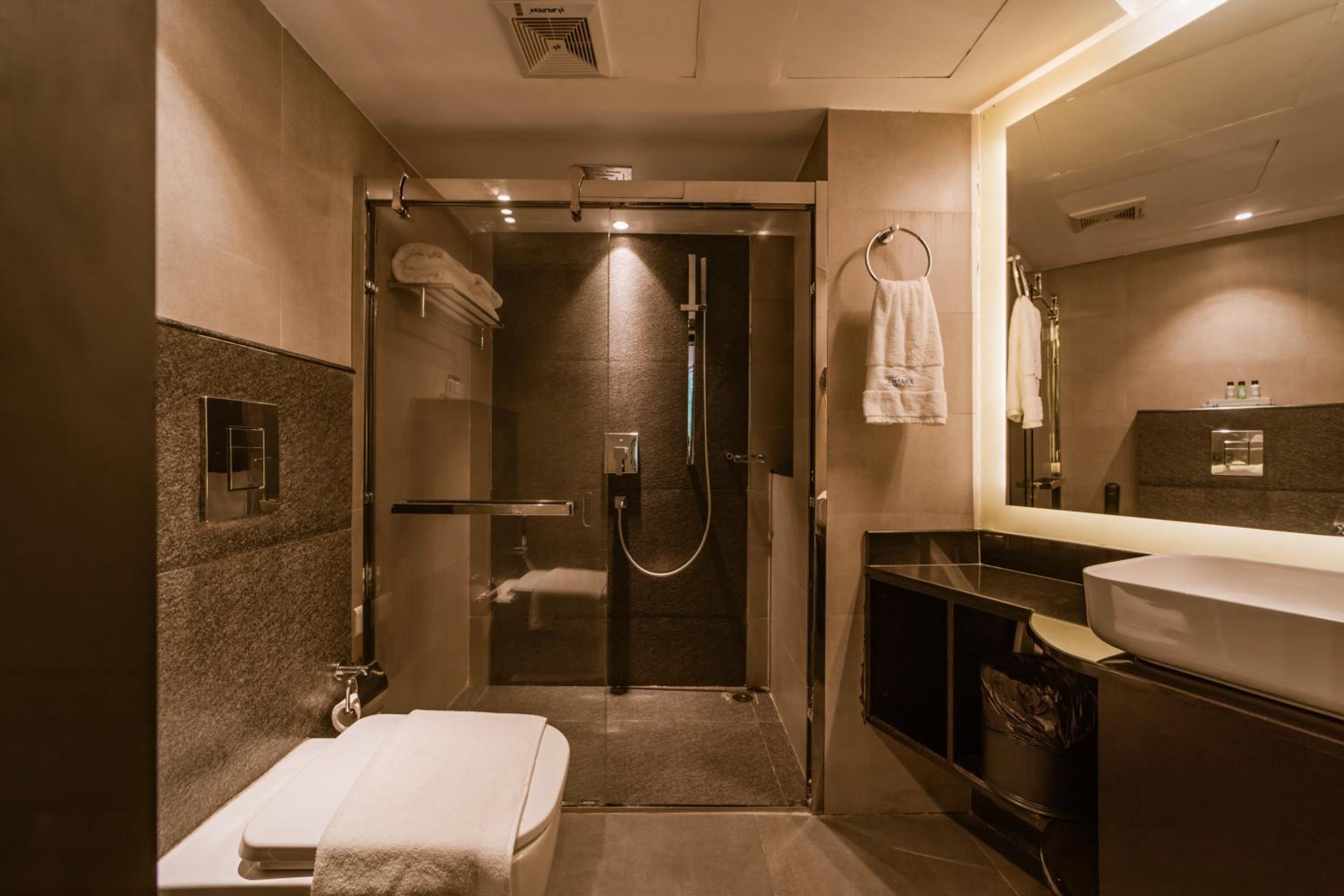 King Suite - Photo 7