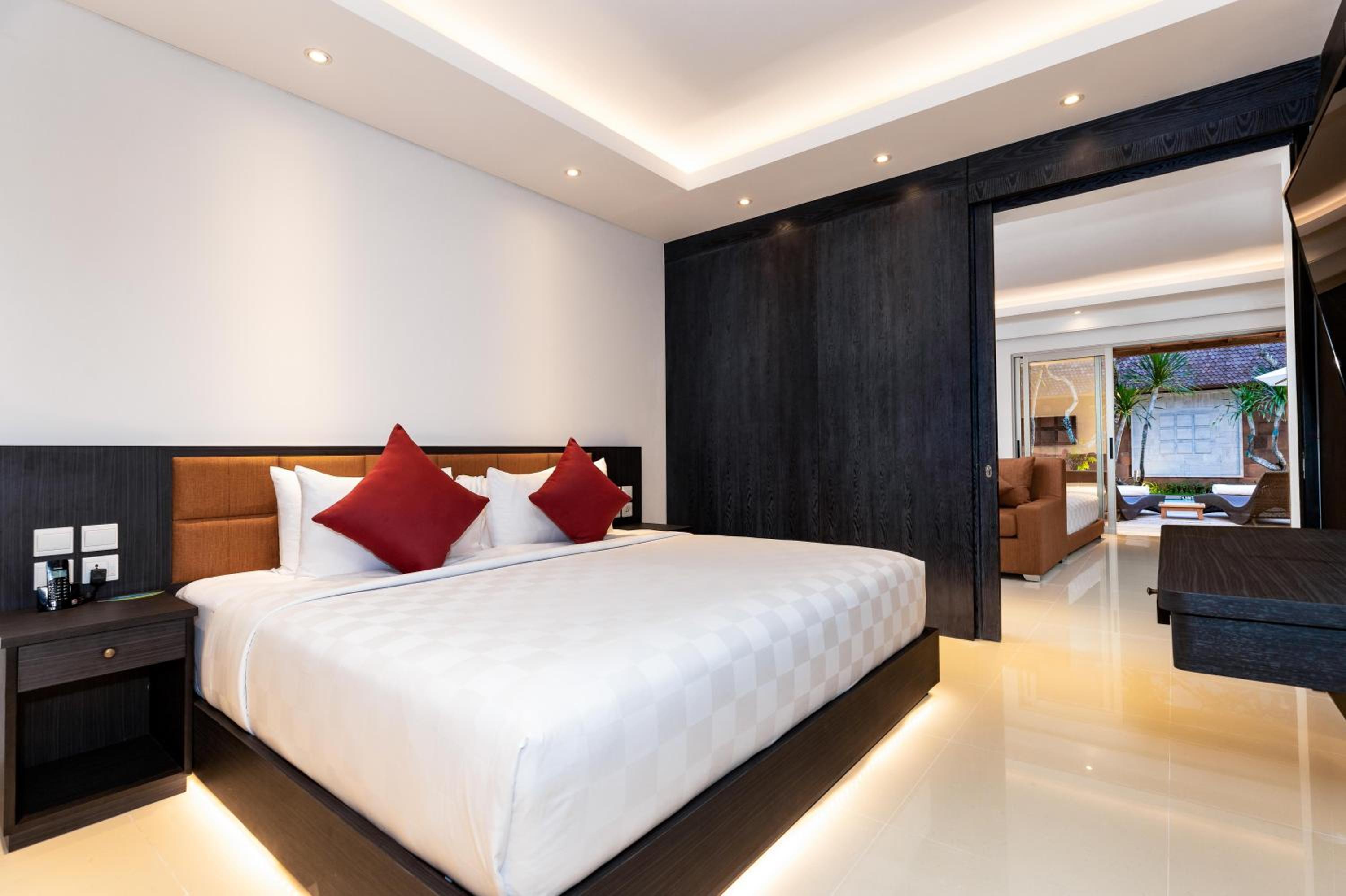 One-Bedroom Grand Deluxe Villa with Private Pool thumbnail 6