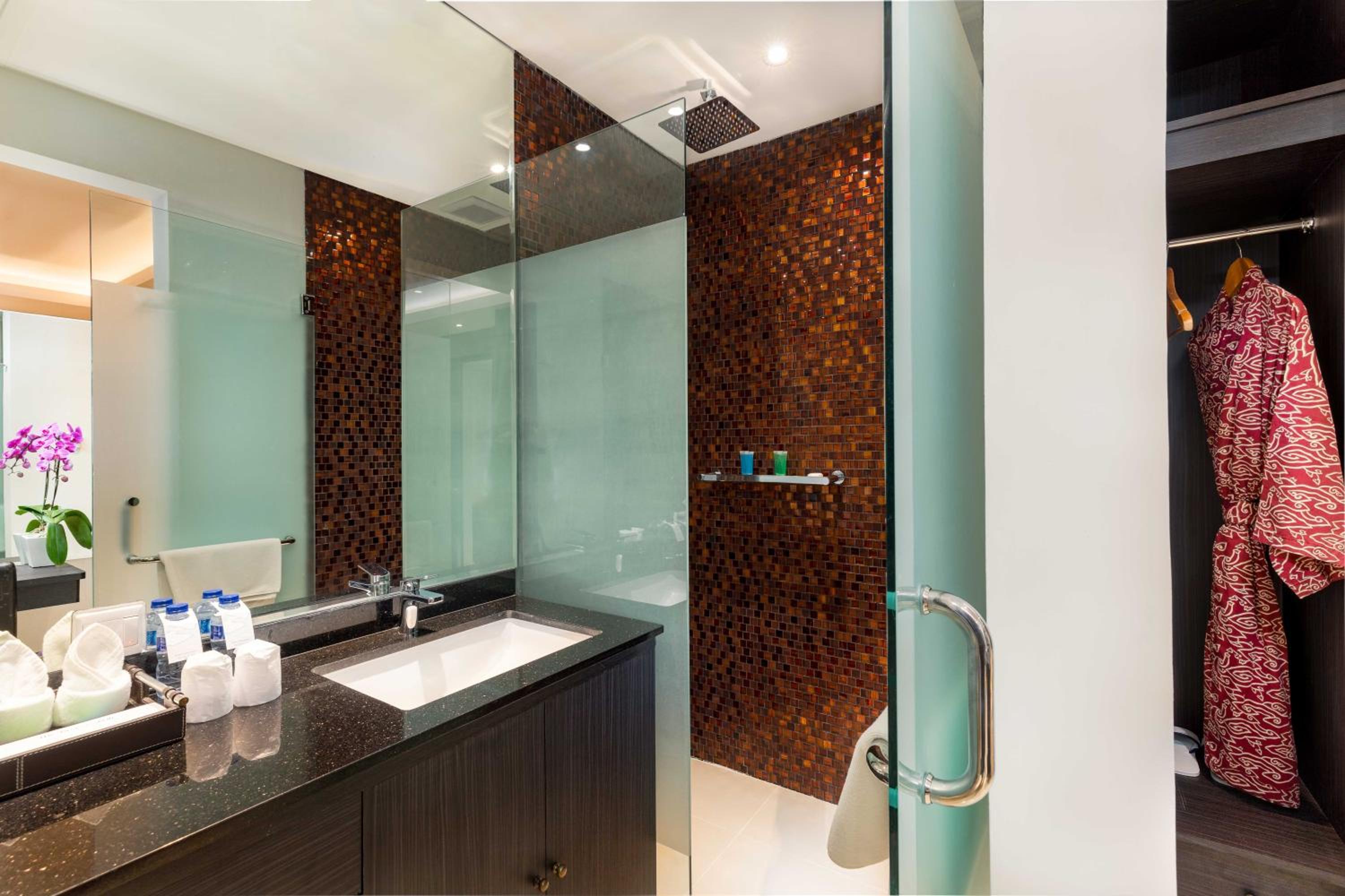 Four Bedroom Grand Deluxe Villa with Private Pool thumbnail 6