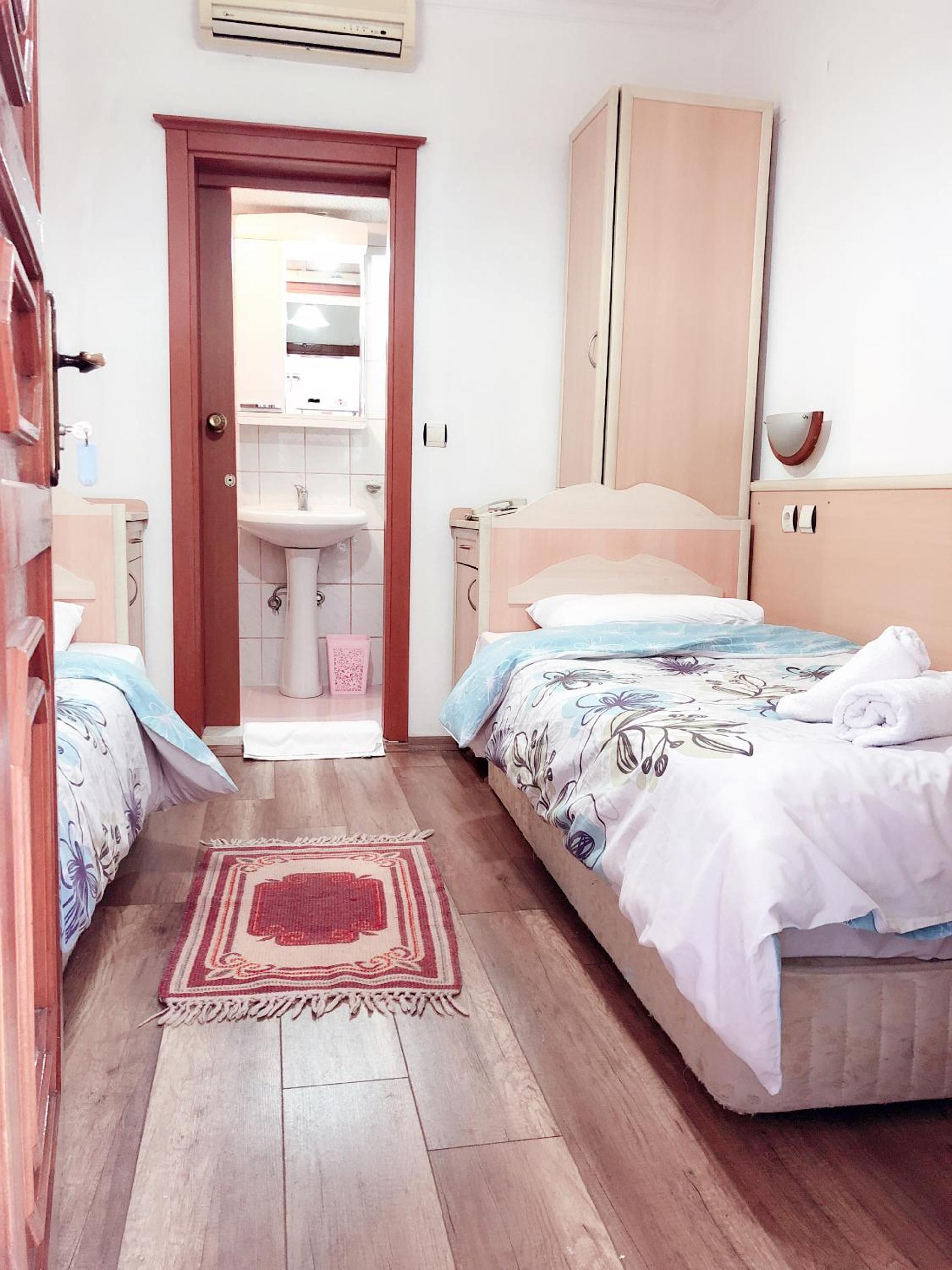 Standard Single Room with Shower photo 1