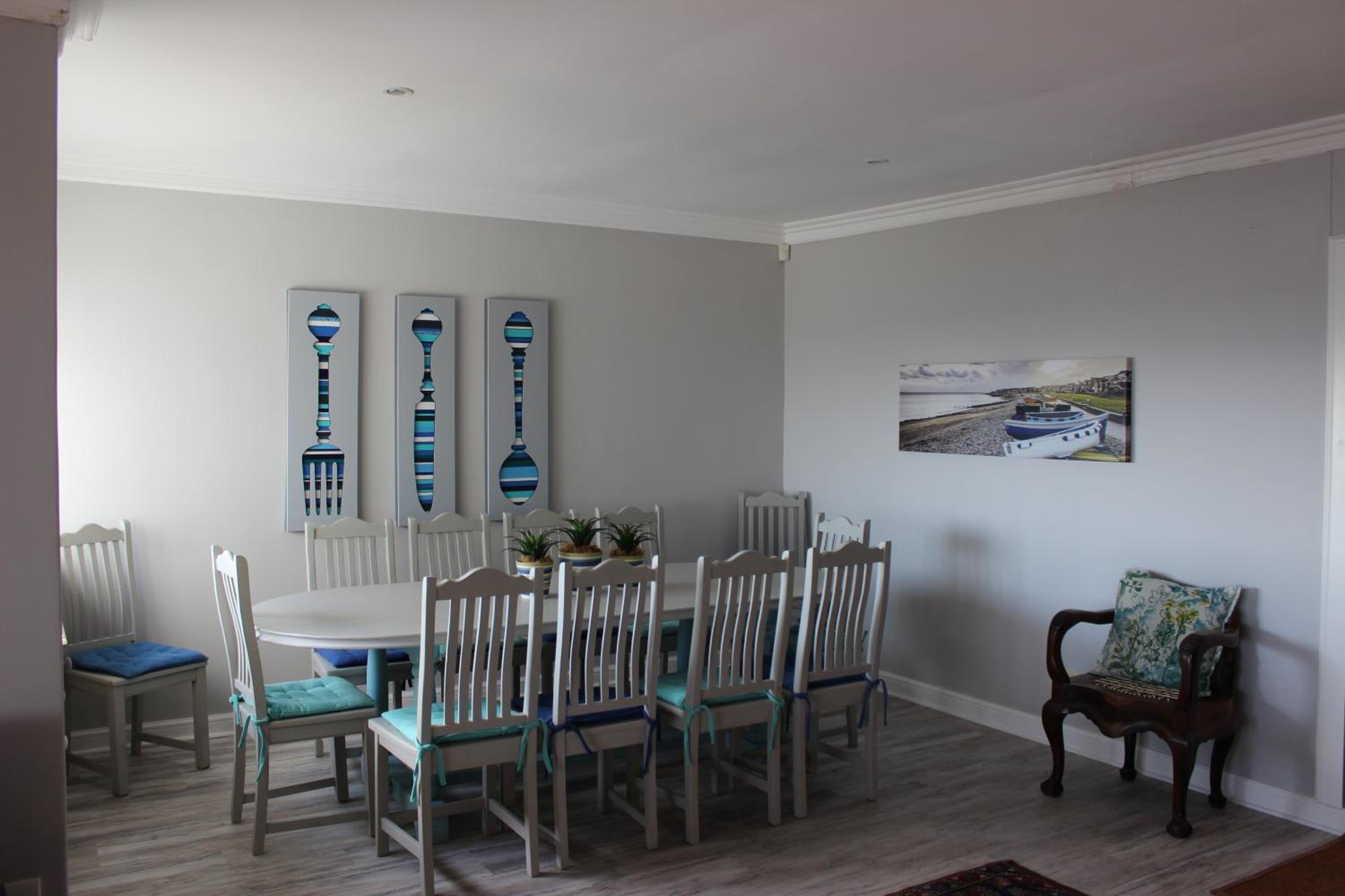 Five-Bedroom Holiday Home - Photo 8