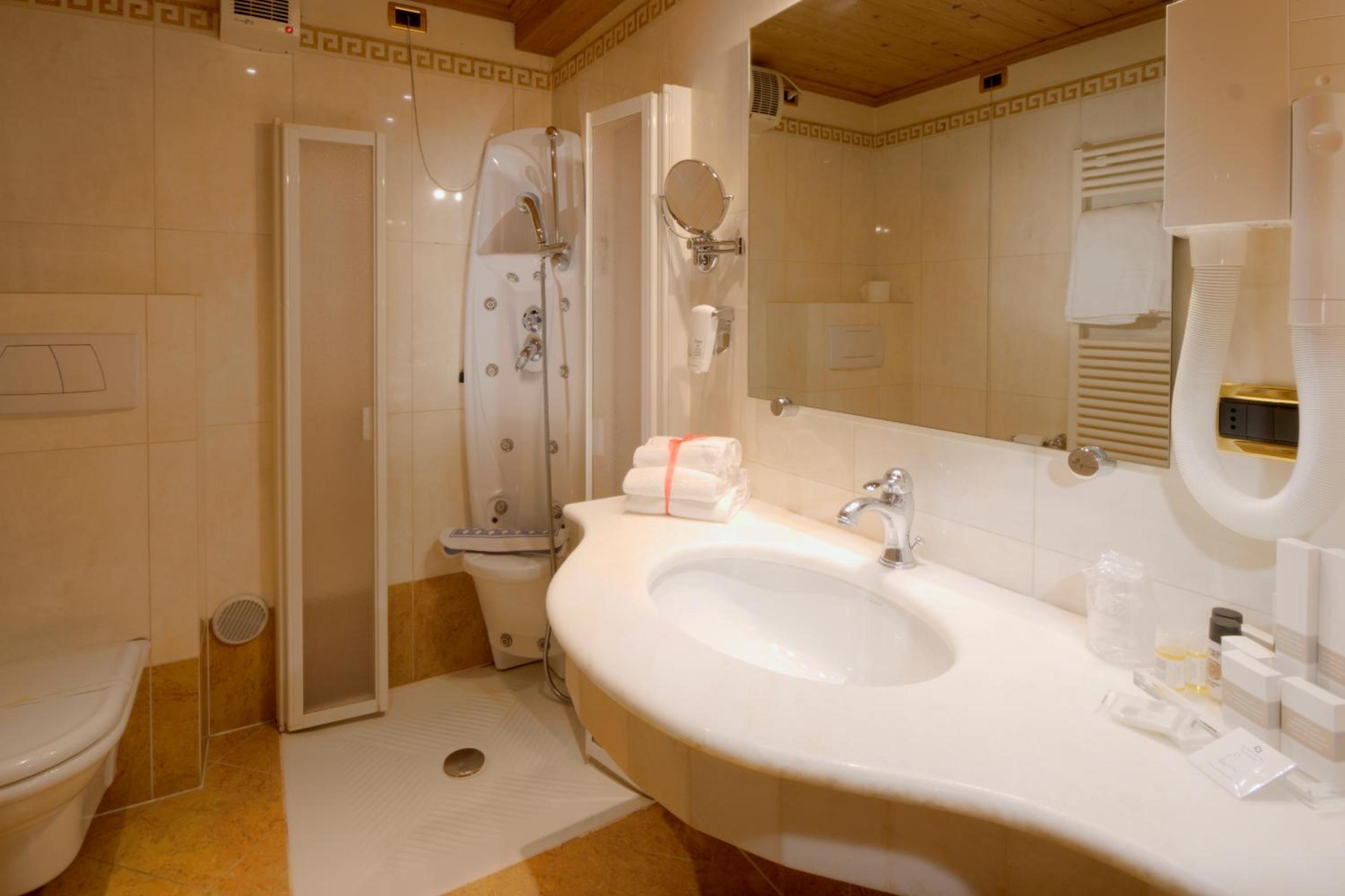 Standard Double Room - Photo 3