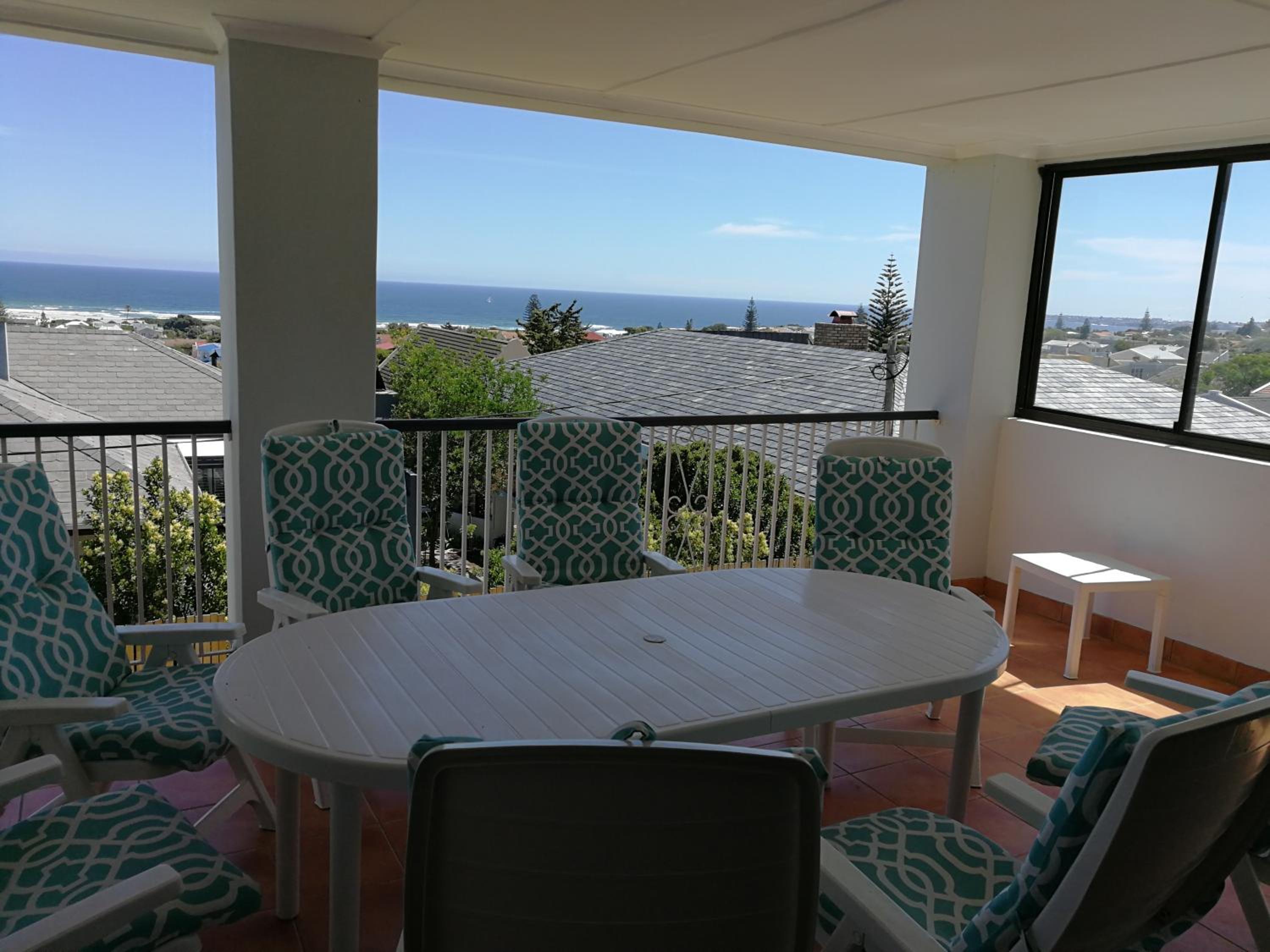 Five-Bedroom Holiday Home - Photo 19