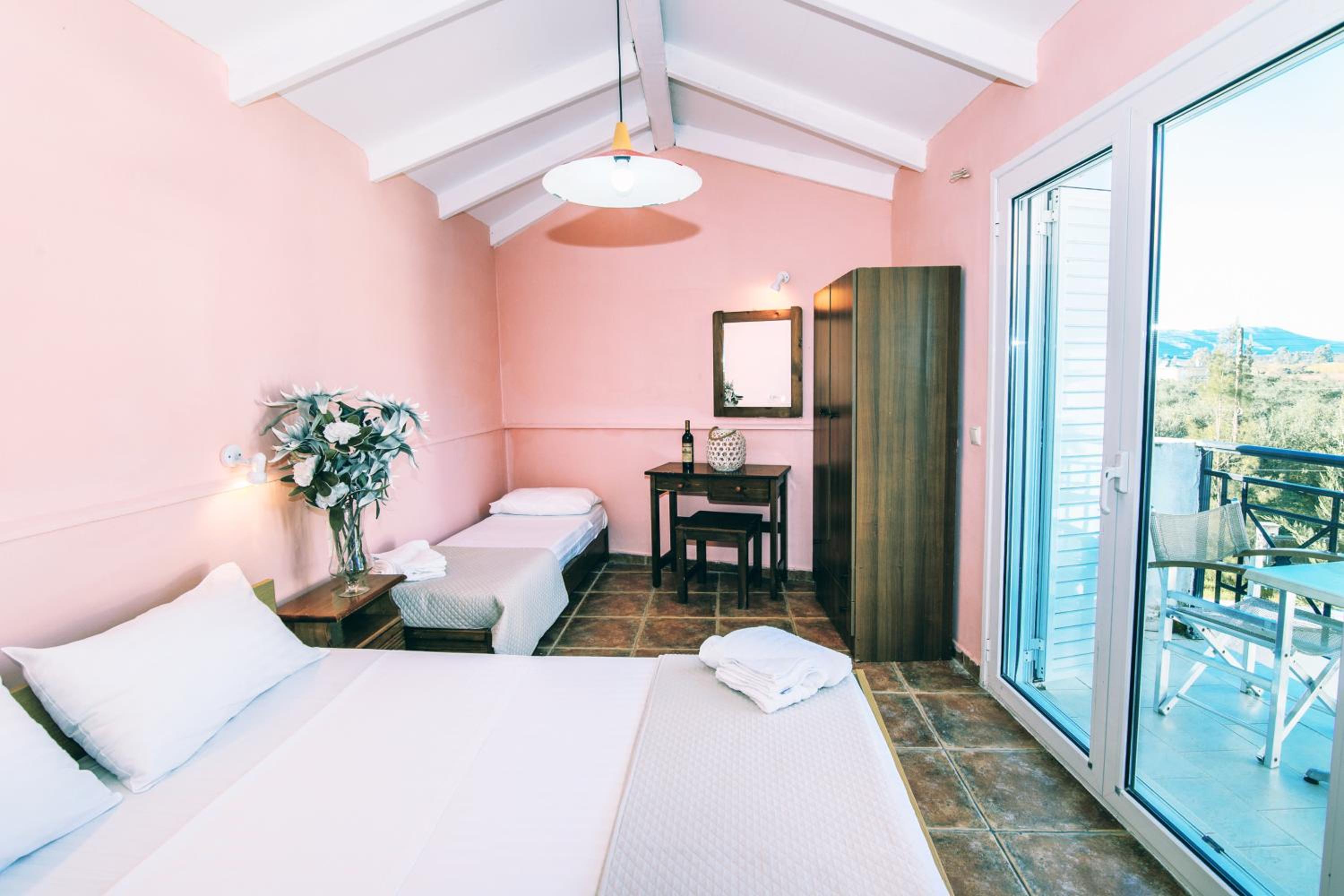 Standard Triple Room photo 1
