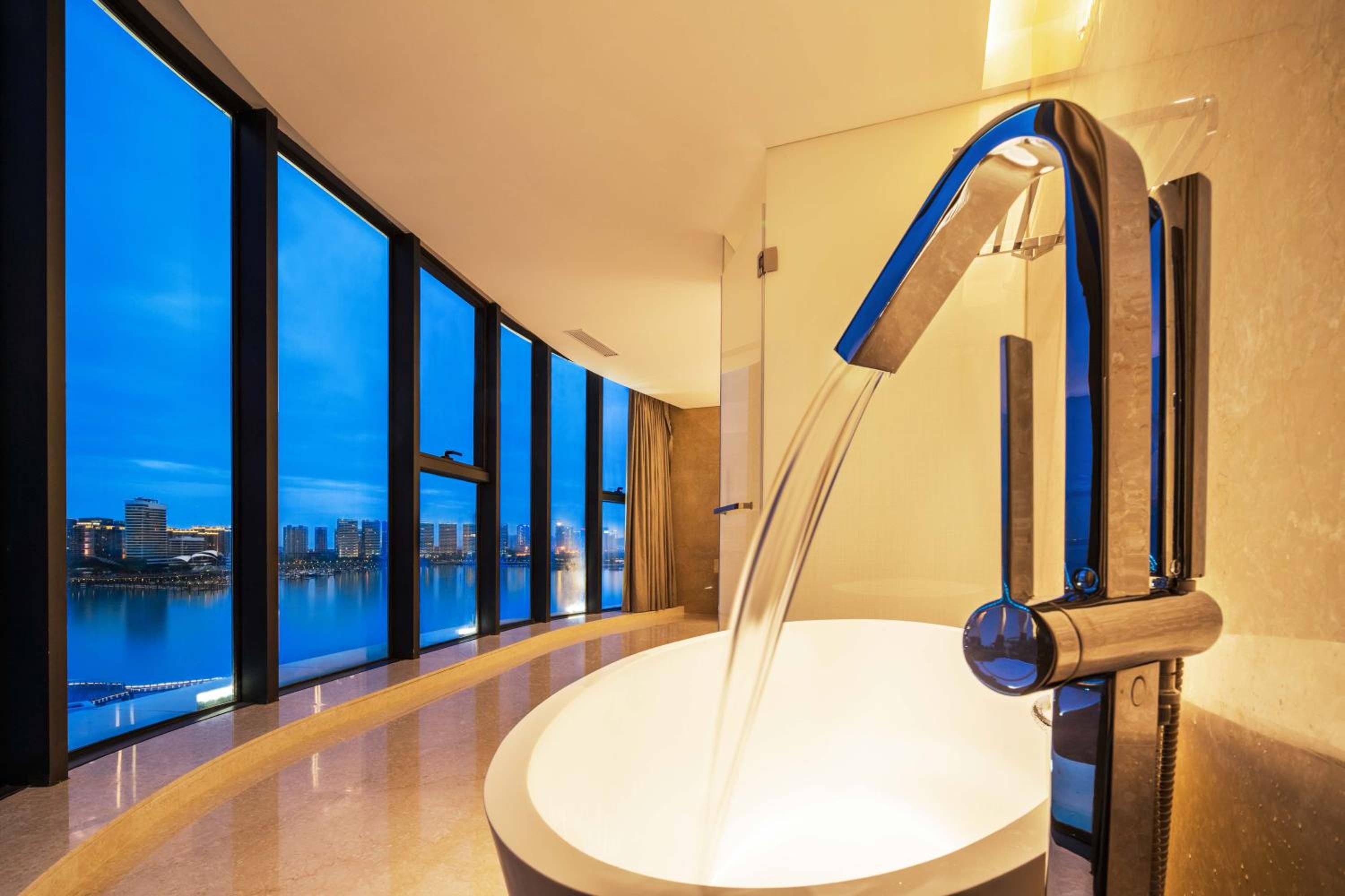 Executive Sea View Suite - Photo 10