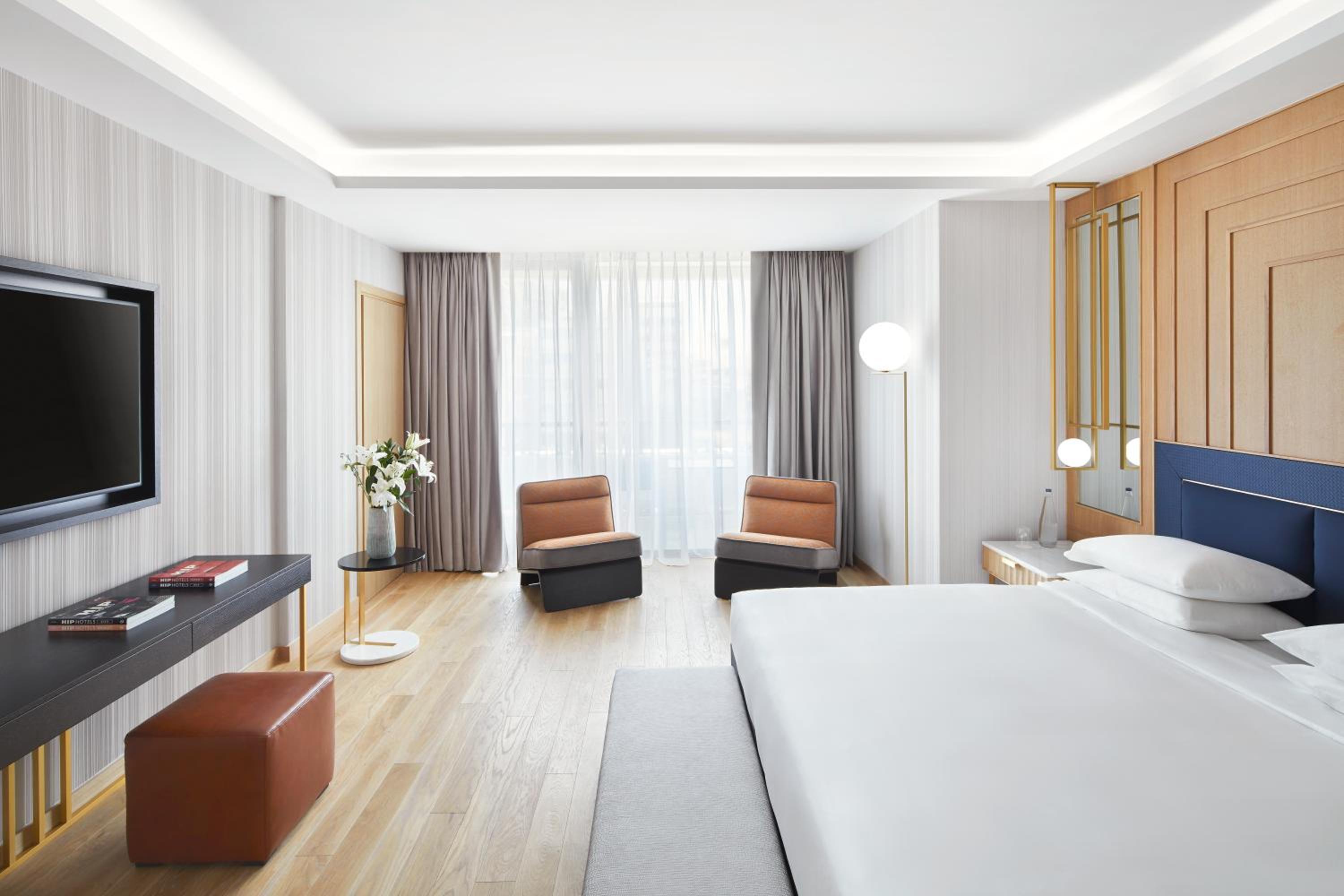 Grand King Suite with Acropolis View