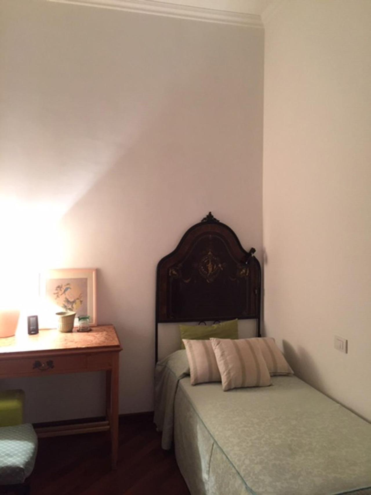 Single Room With Private External Bathroom