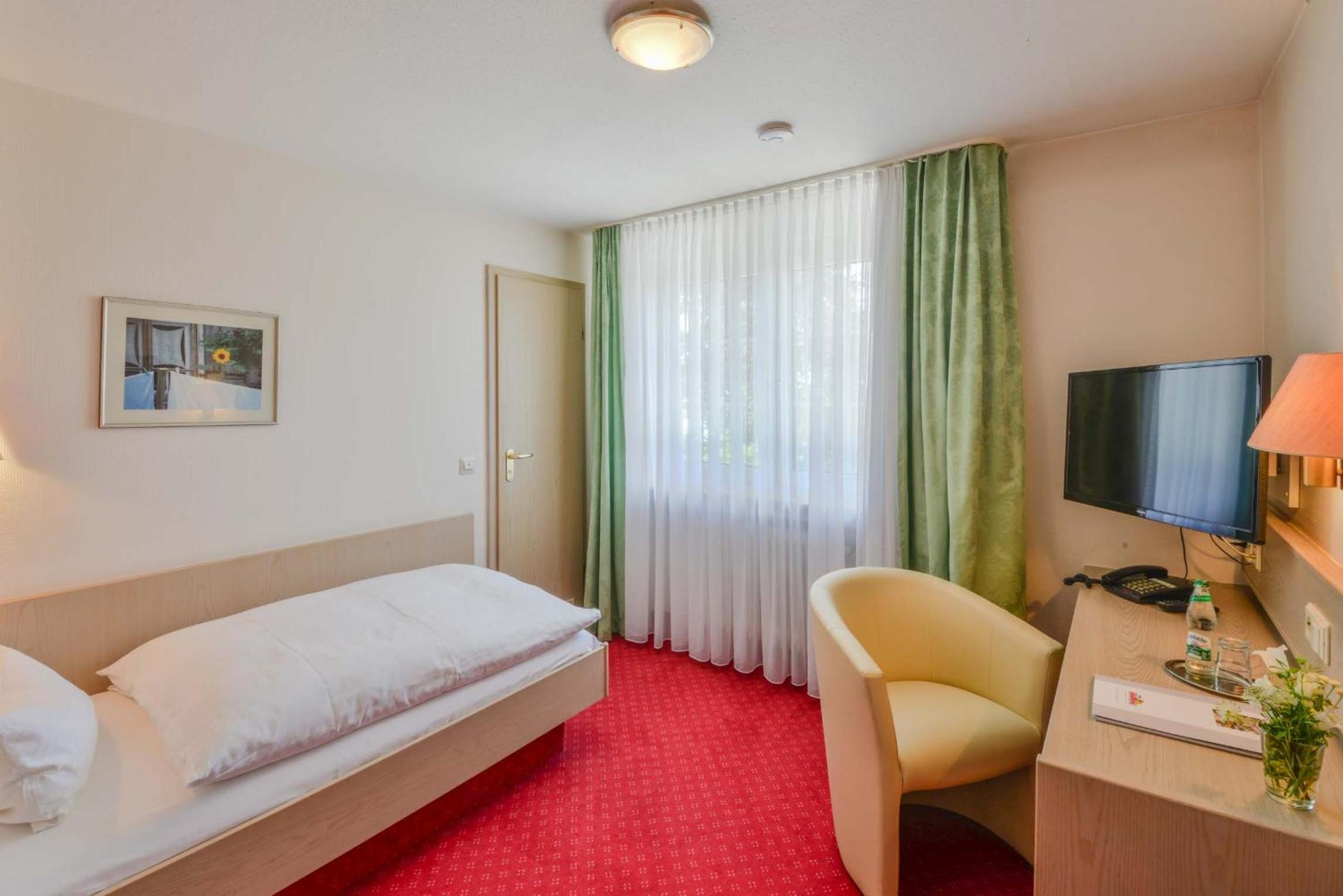 Standard Single Room photo 3