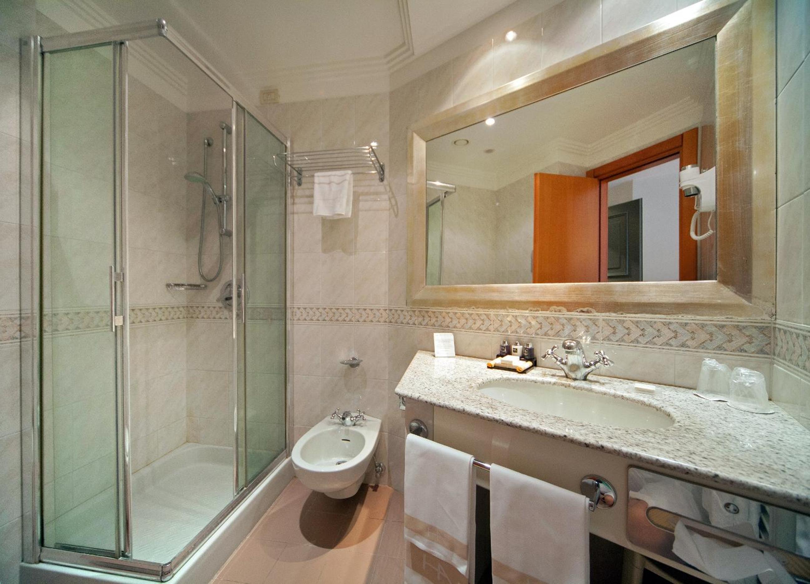 Superior Double Room - Photo 7