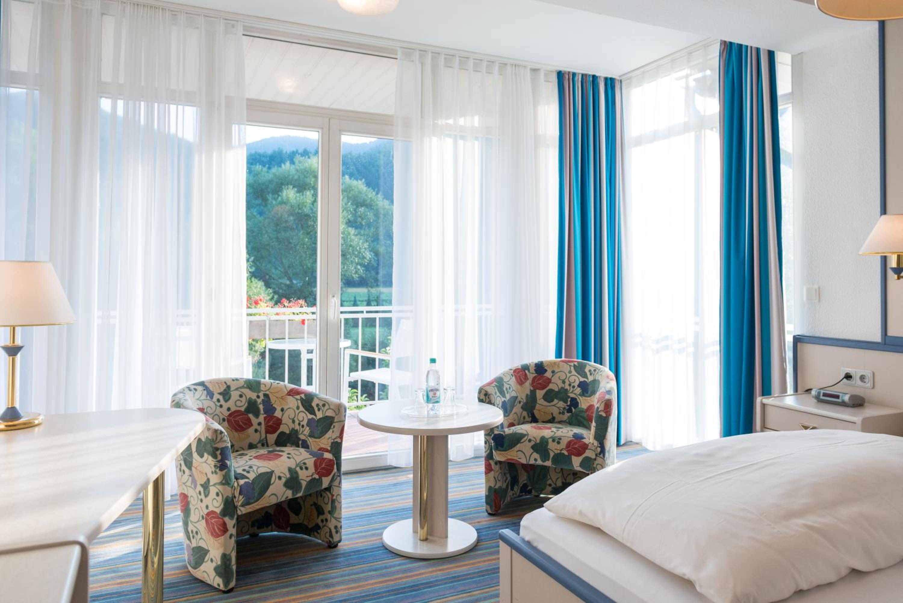 Double or Twin Room with Balcony photo 2
