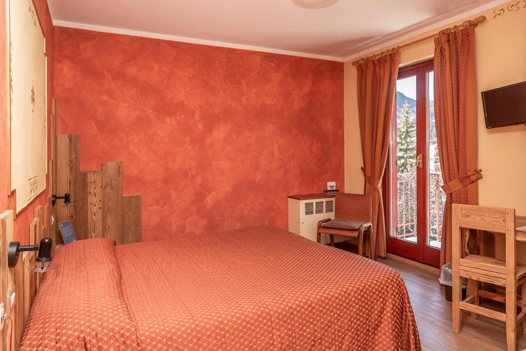 Double or Twin Room photo 2