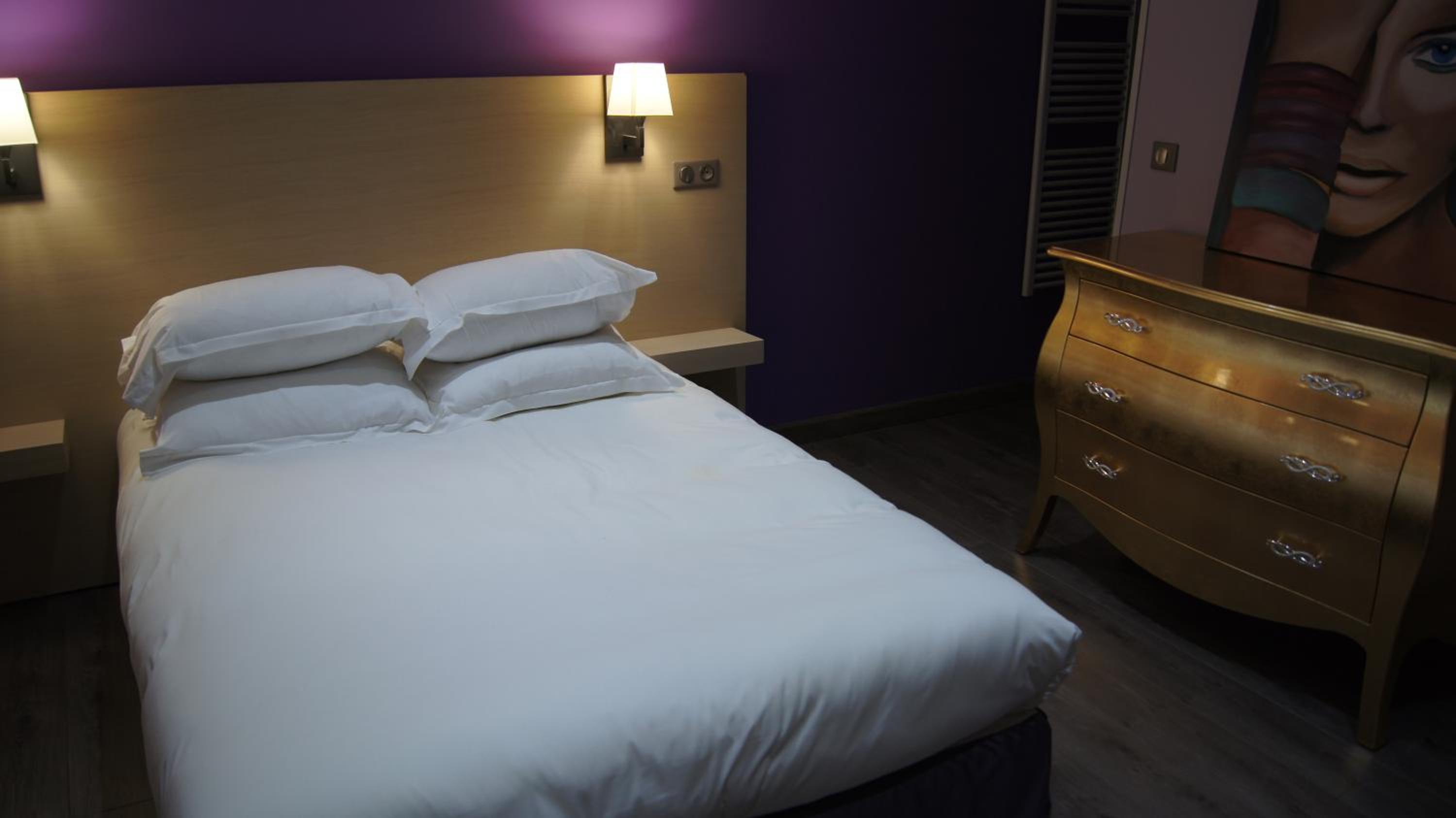 Double Room - Photo 6