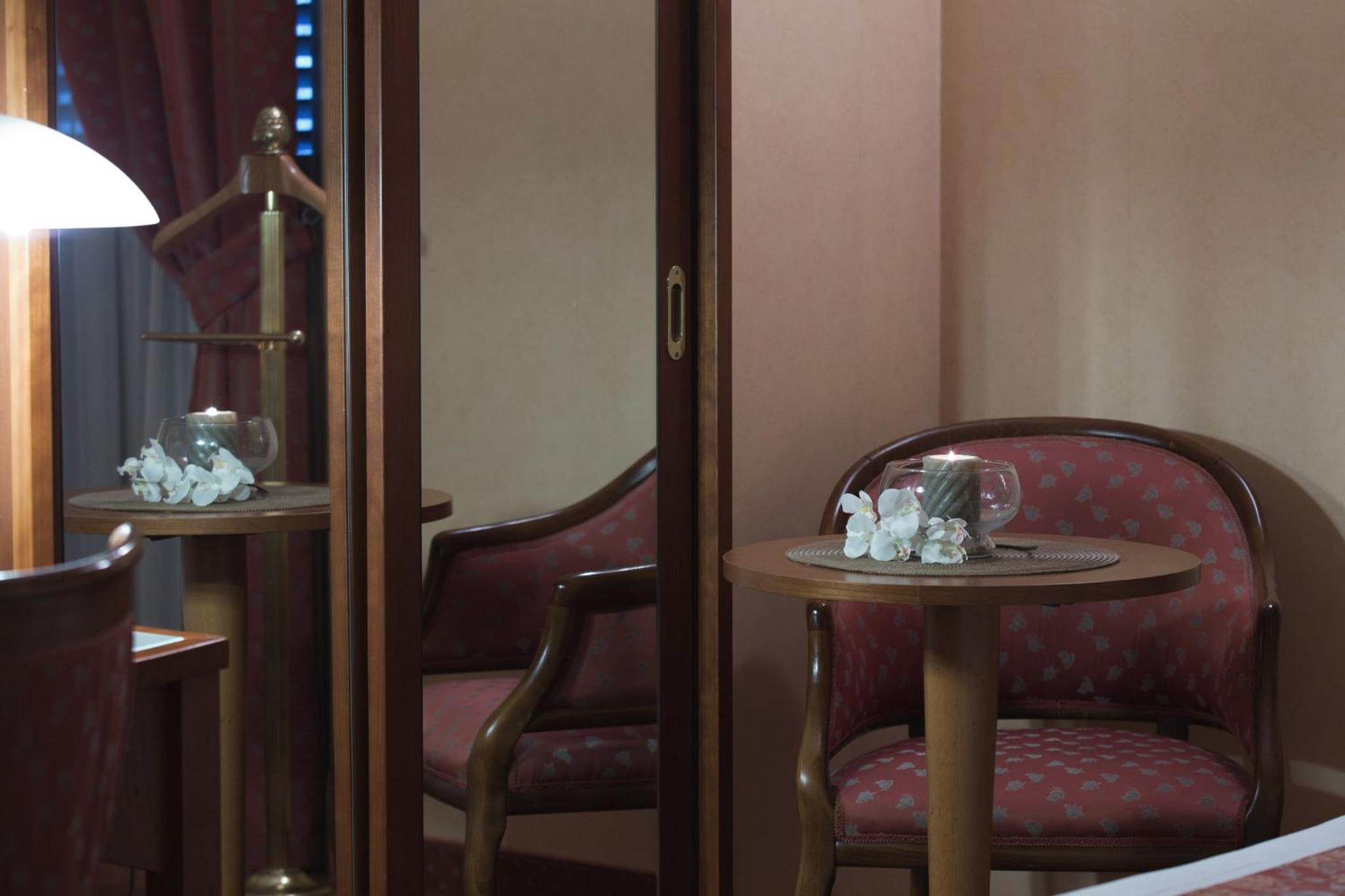 Double or Twin Room - Photo 3