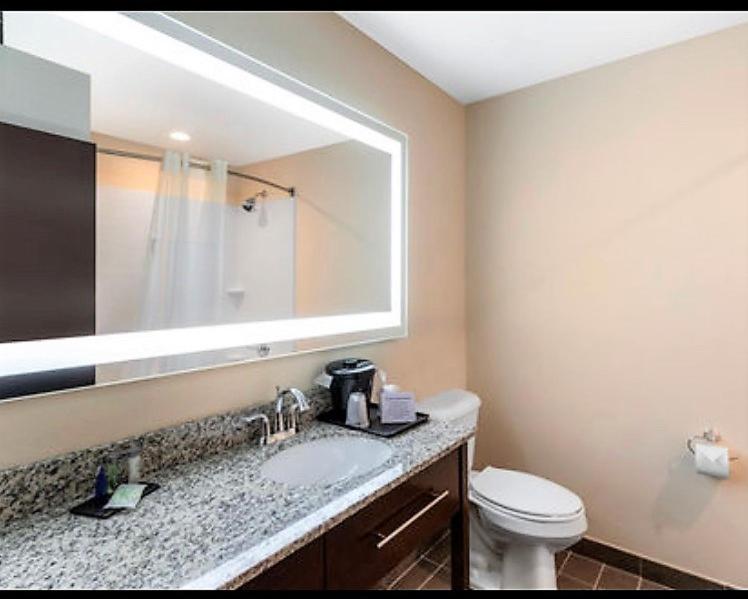 Suite, 1 King Bed, Accessible, Non Smoking thumbnail 5