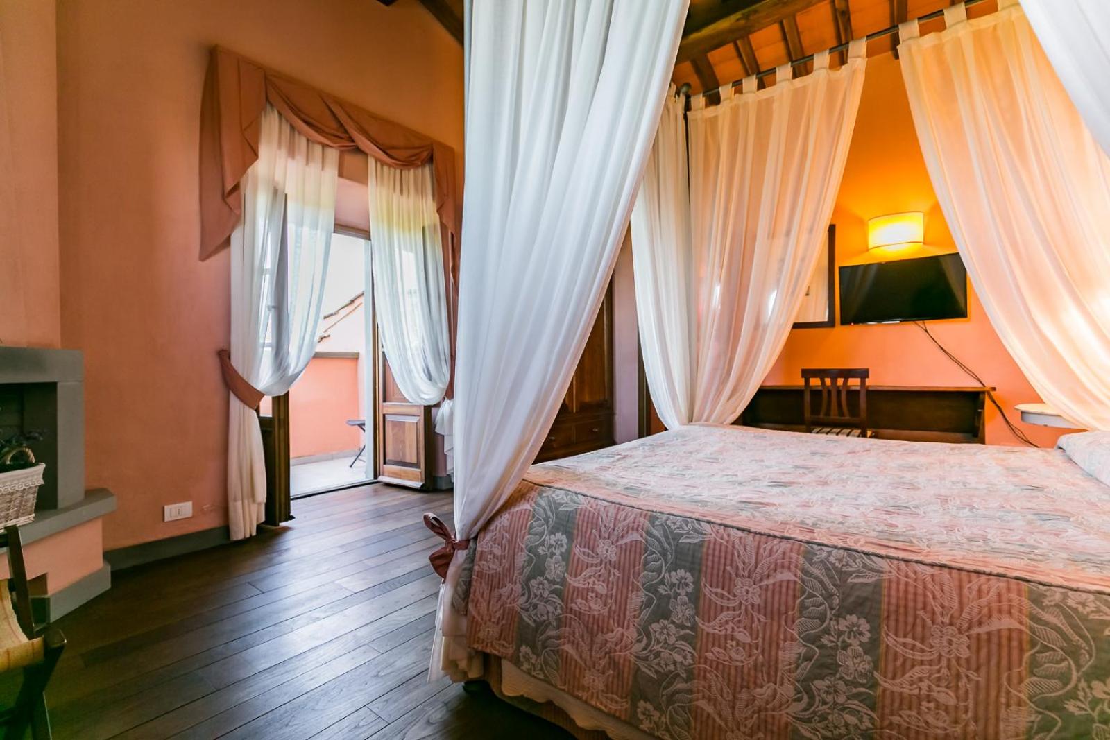 King Room with Balcony photo 3